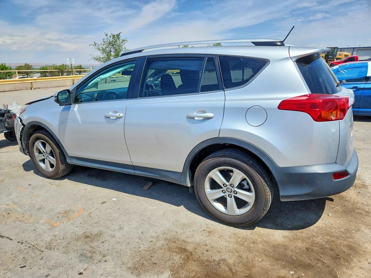 2015 Toyota Rav4 Xle Silver vin: 2T3WFREV2FW197193