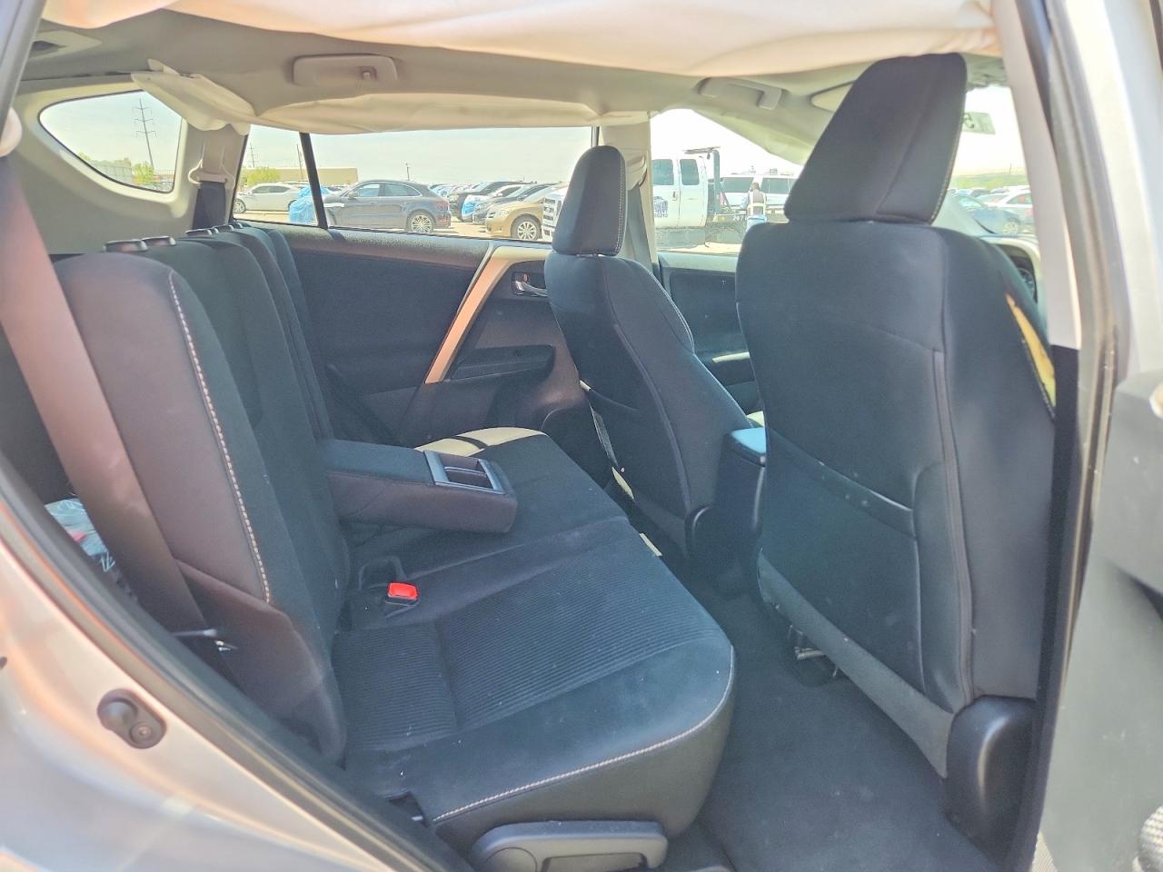 2015 Toyota Rav4 Xle Silver vin: 2T3WFREV2FW197193