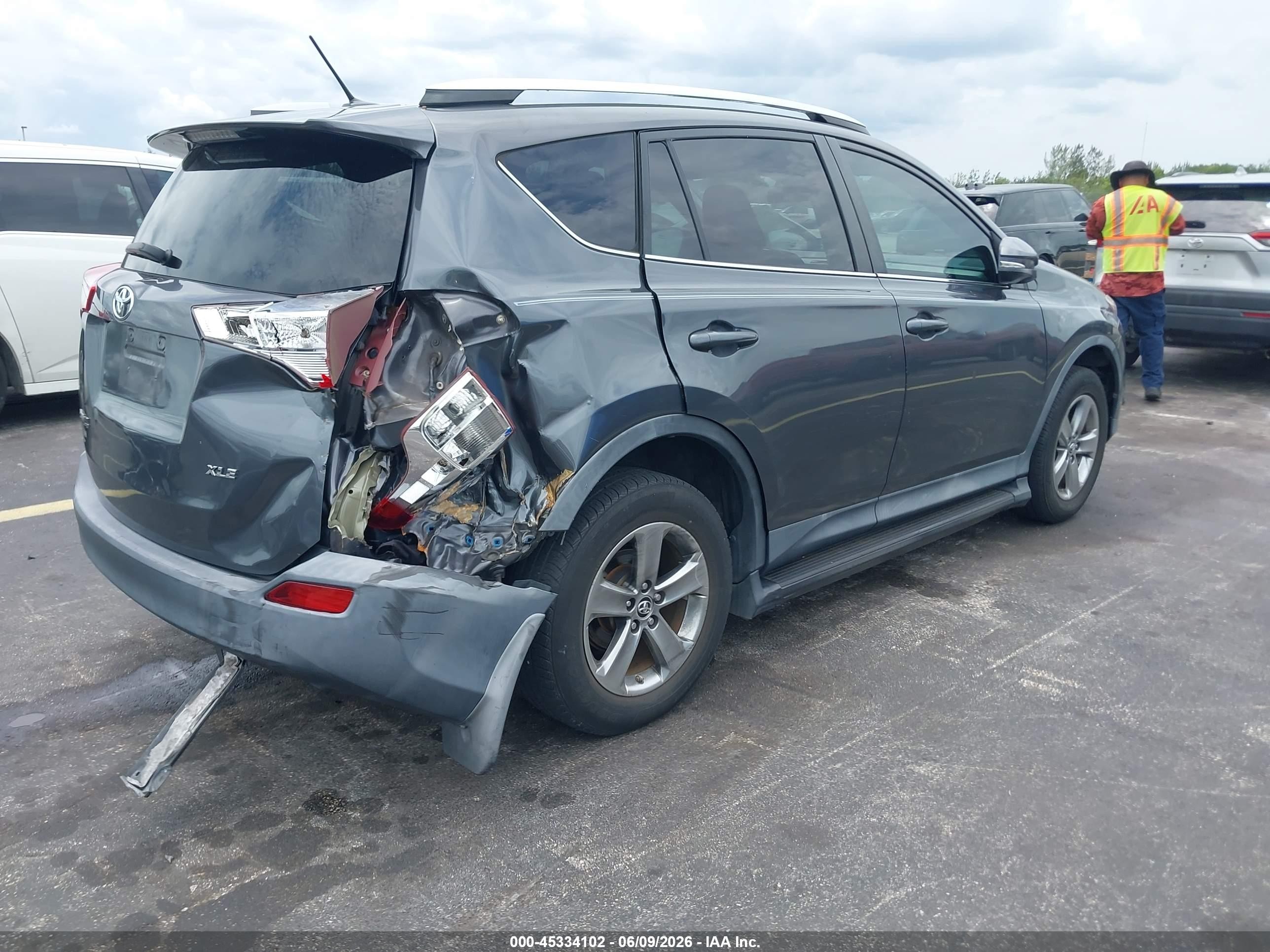 2015 Toyota Rav4 Xle Gray vin: 2T3WFREV2FW198408