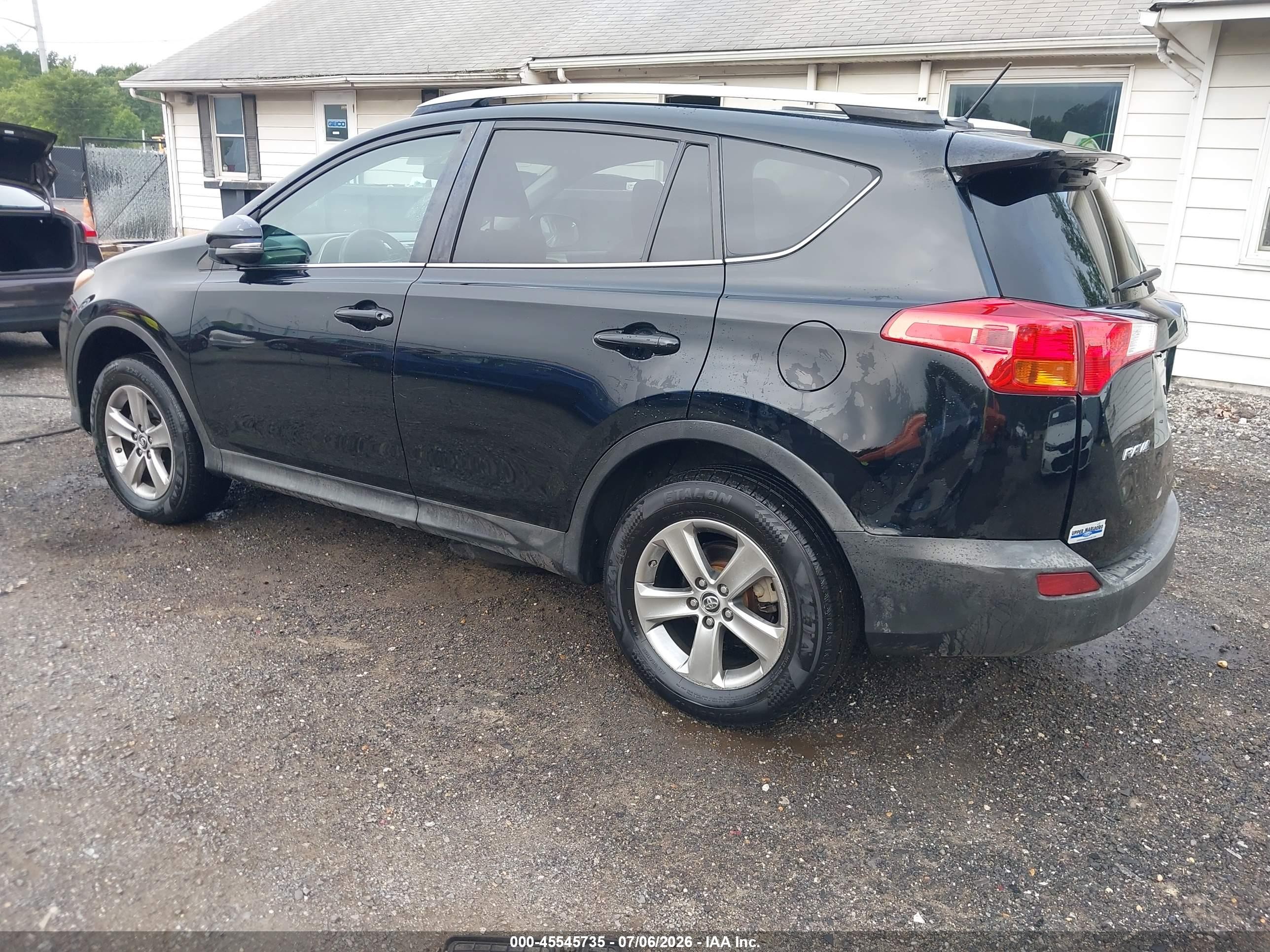 2015 Toyota Rav4 Xle Черный vin: 2T3WFREV2FW205180