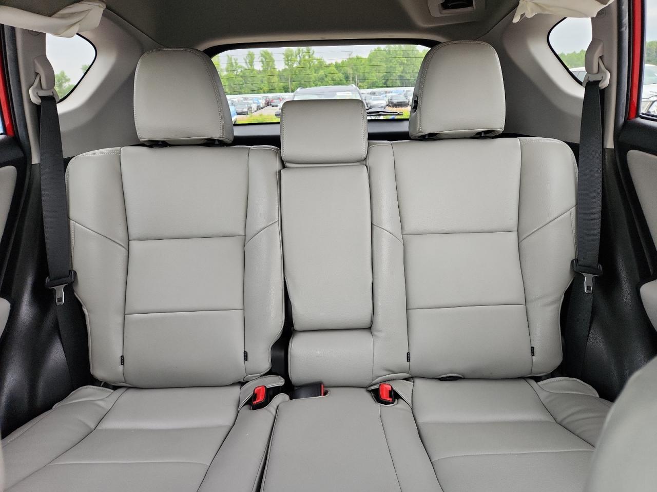 2015 Toyota Rav4 Red vin: 2T3WFREV2FW224697