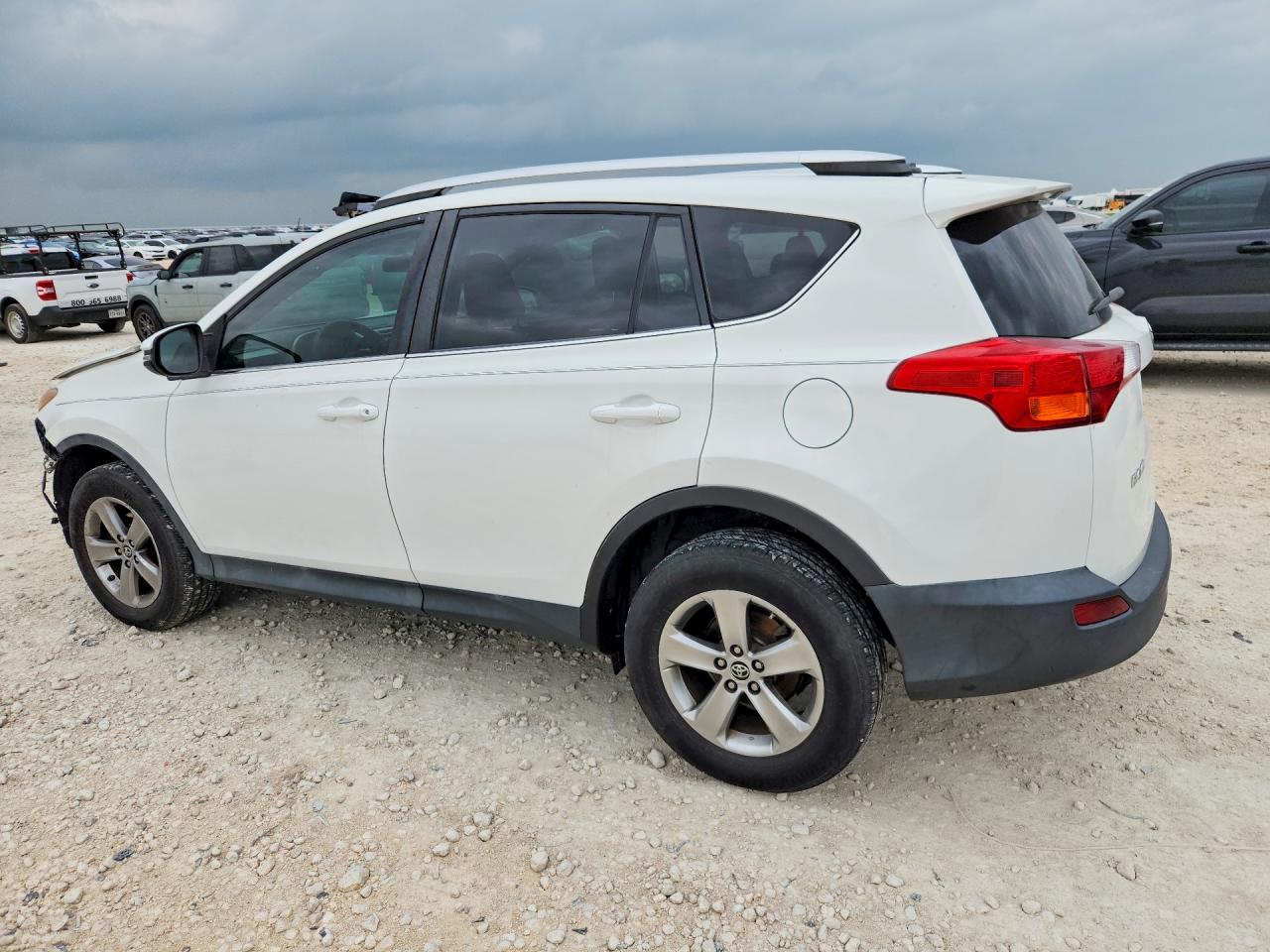 2015 Toyota Rav4 Xle White vin: 2T3WFREV2FW230676
