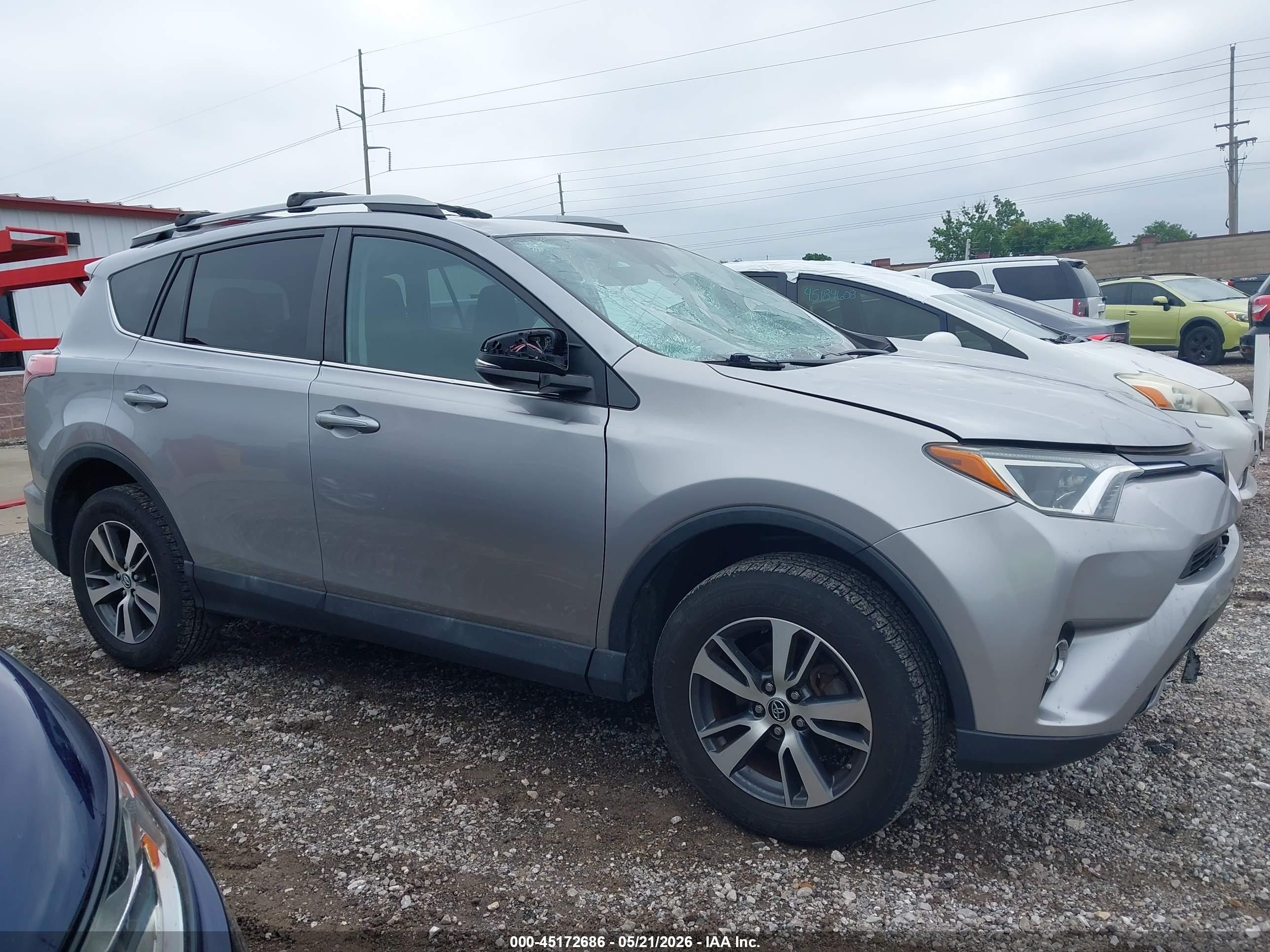 2018 Toyota Rav4 Xle Silver vin: 2T3WFREV2JW414184