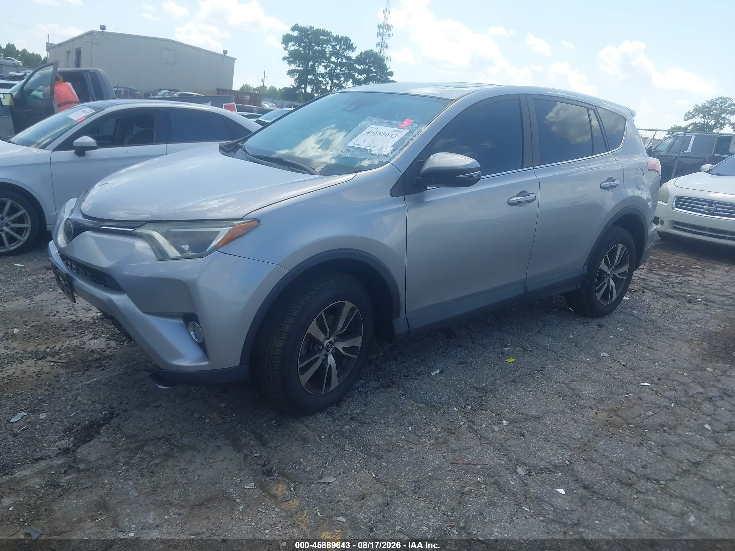 2018 Toyota Rav4 Xle Silver vin: 2T3WFREV2JW456273
