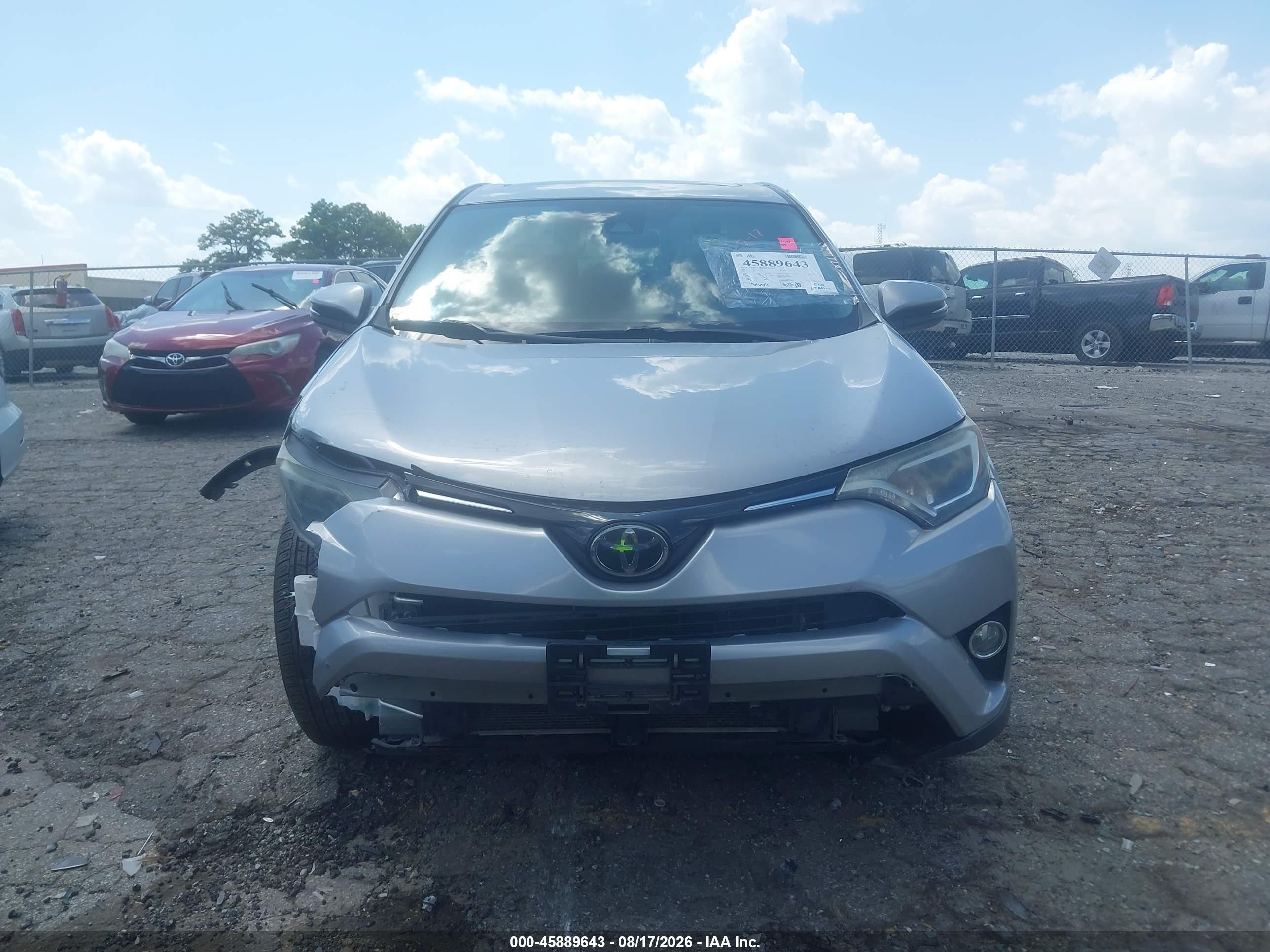 2018 Toyota Rav4 Xle Silver vin: 2T3WFREV2JW456273