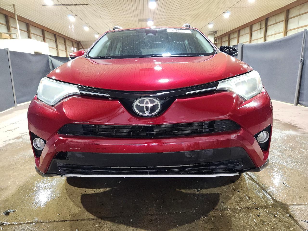 2018 Toyota Rav4 Xle Maroon vin: 2T3WFREV2JW474918