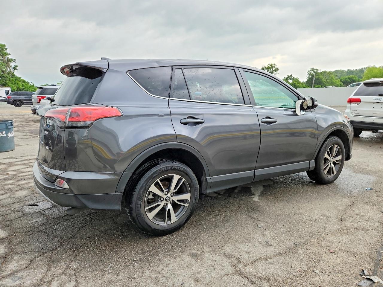 2018 Toyota Rav4 Xle Gray vin: 2T3WFREV2JW477446