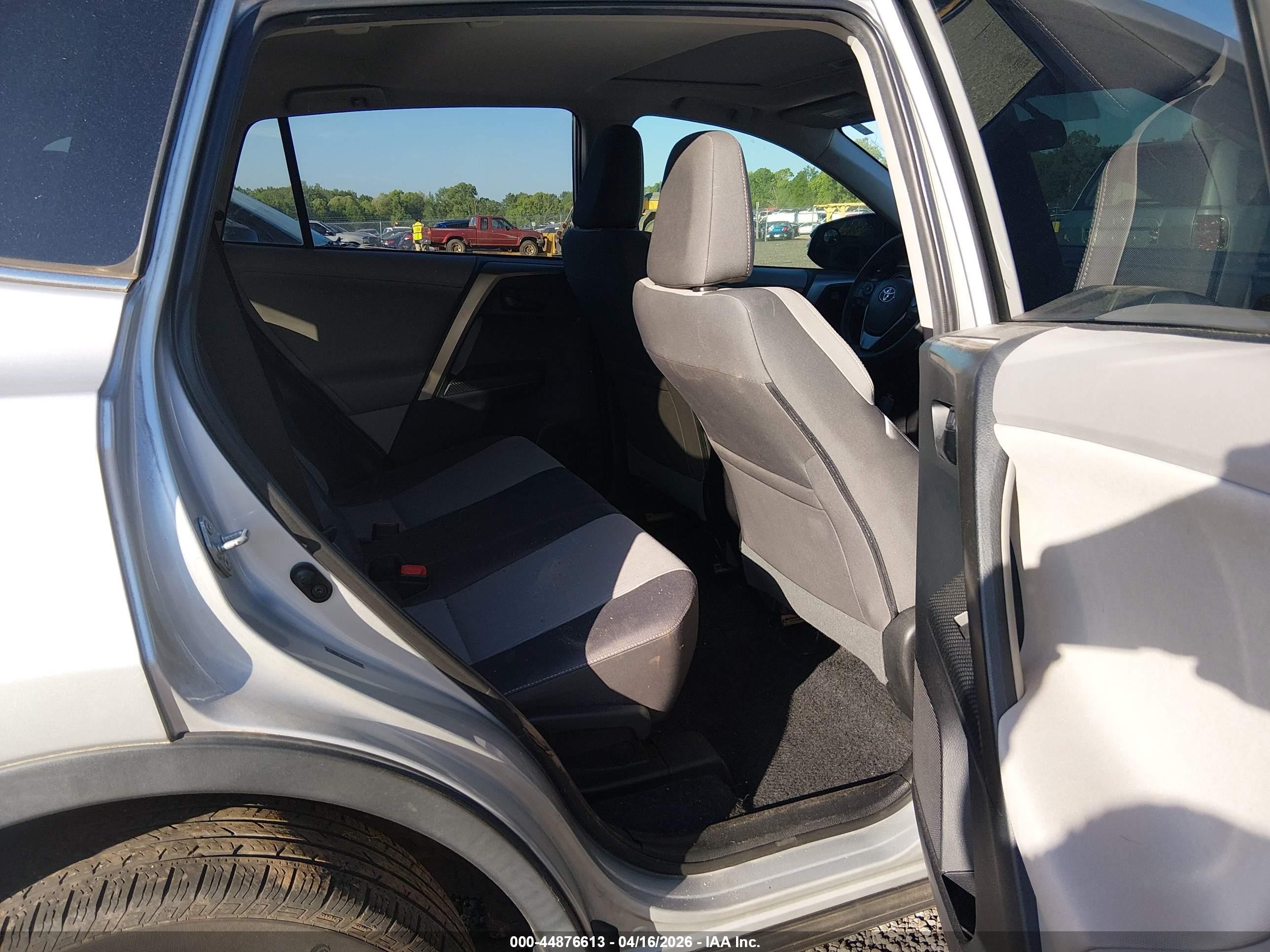 2013 Toyota Rav4 Xle Silver vin: 2T3WFREV3DW016017
