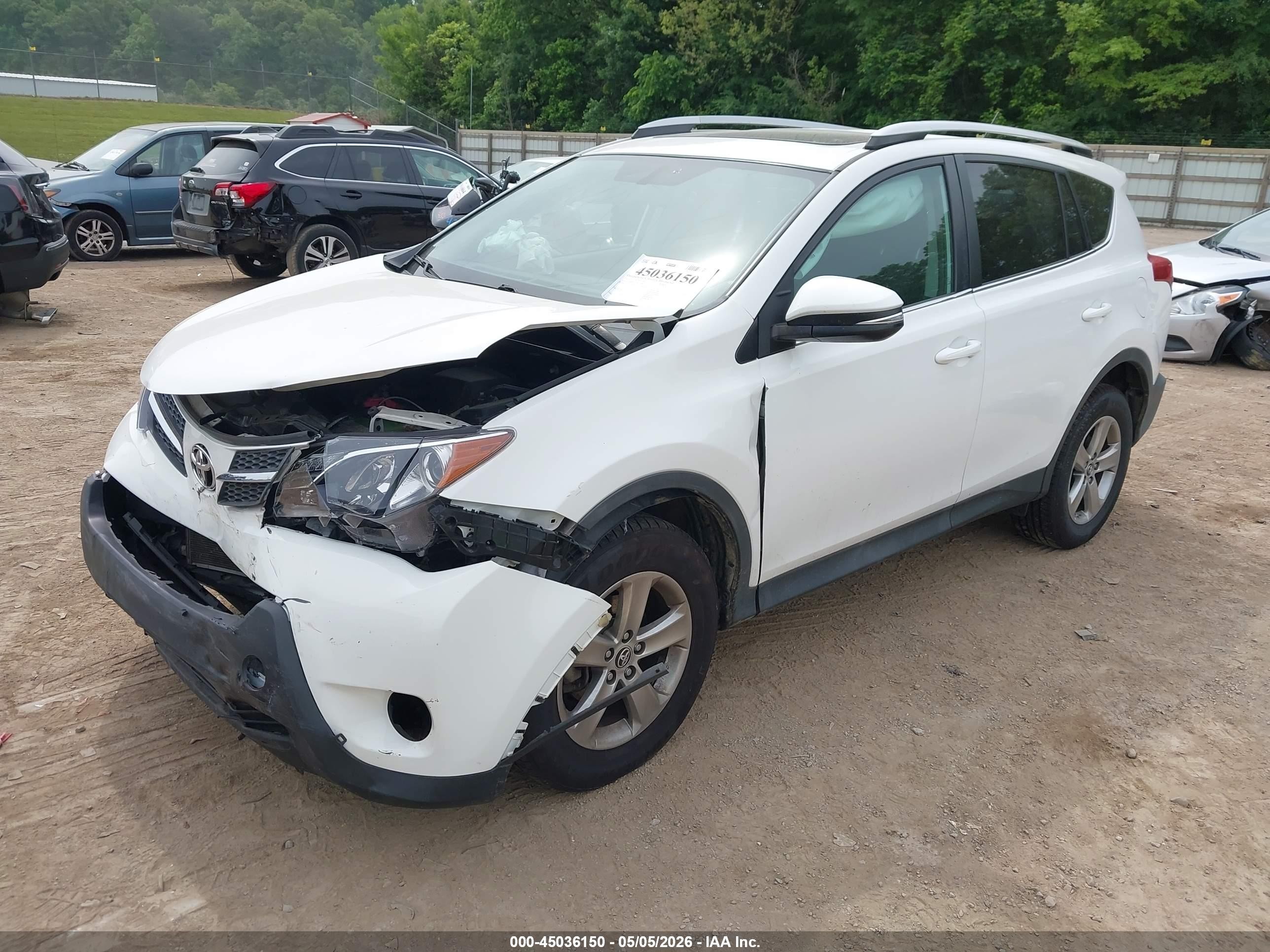 2015 Toyota Rav4 Xle Белый vin: 2T3WFREV3FW137648