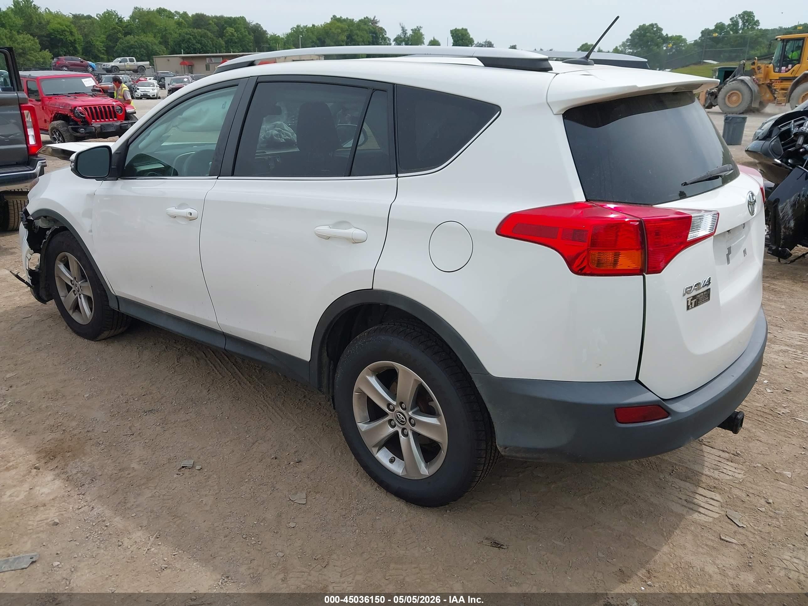 2015 Toyota Rav4 Xle Белый vin: 2T3WFREV3FW137648