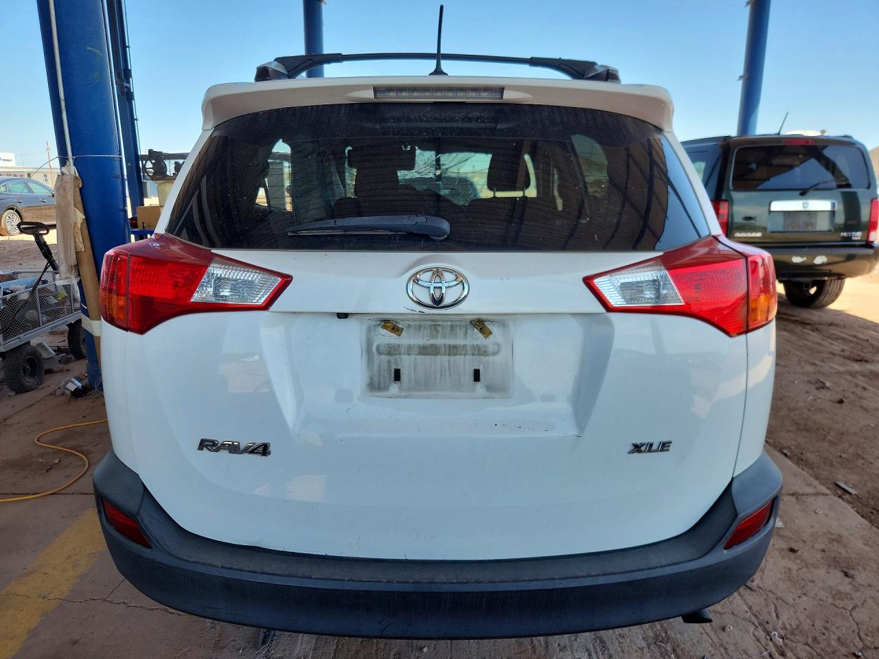 2015 Toyota Rav4 Xle White vin: 2T3WFREV3FW158130