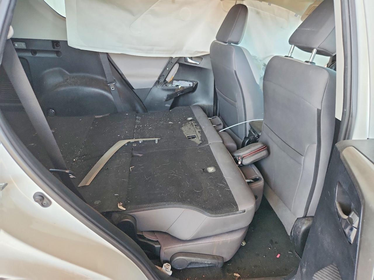 2015 Toyota Rav4 Xle White vin: 2T3WFREV3FW158130