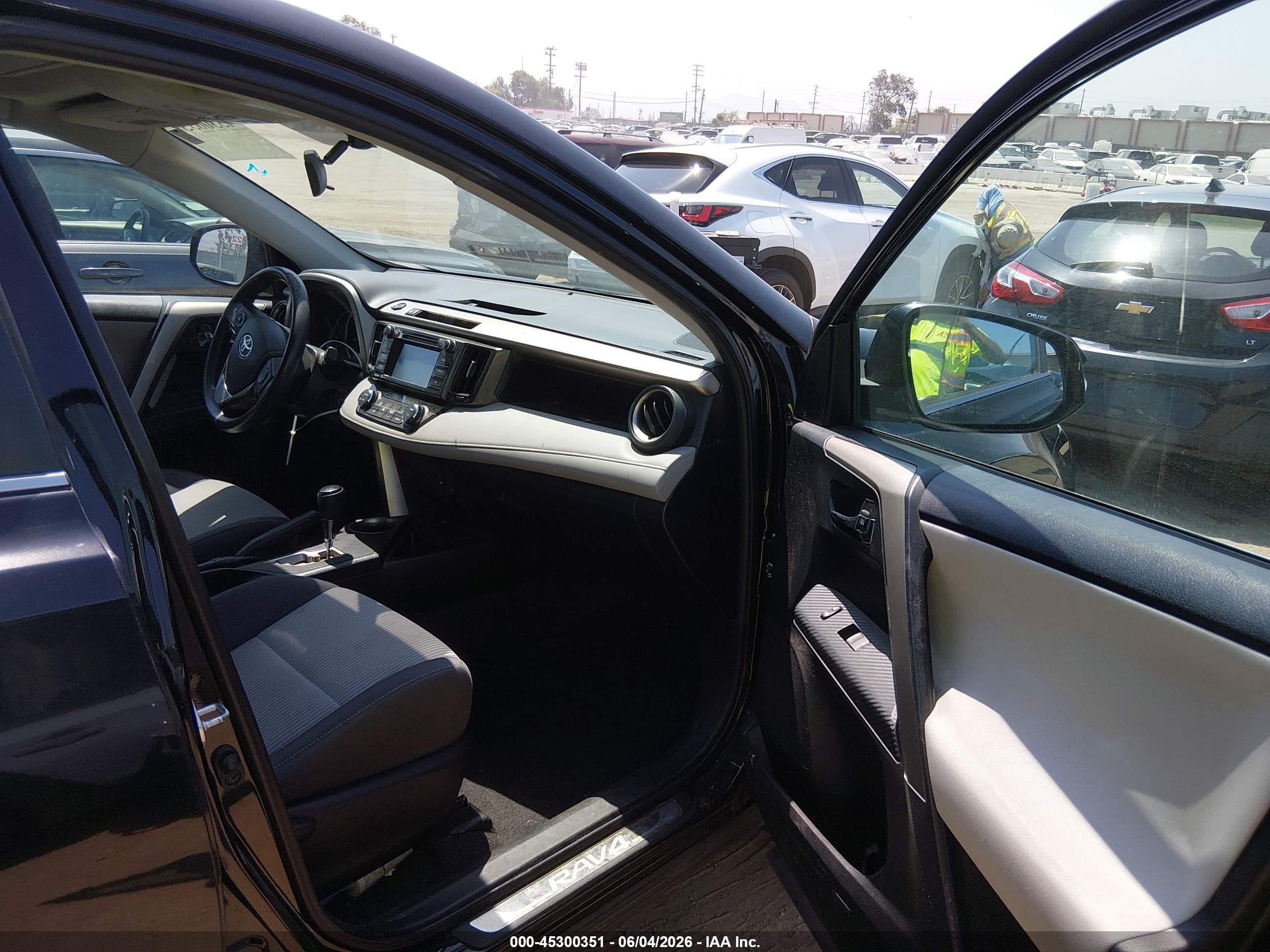 2015 Toyota Rav4 Xle Черный vin: 2T3WFREV3FW178118