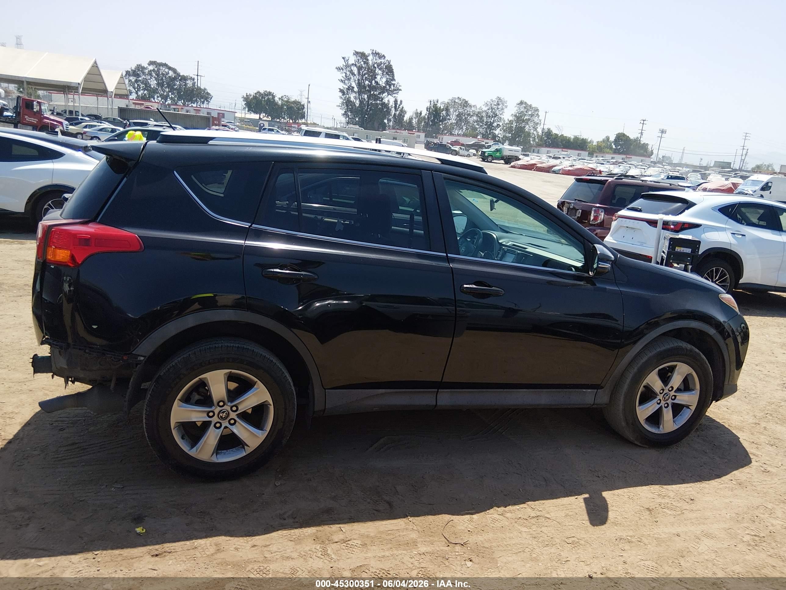 2015 Toyota Rav4 Xle Черный vin: 2T3WFREV3FW178118