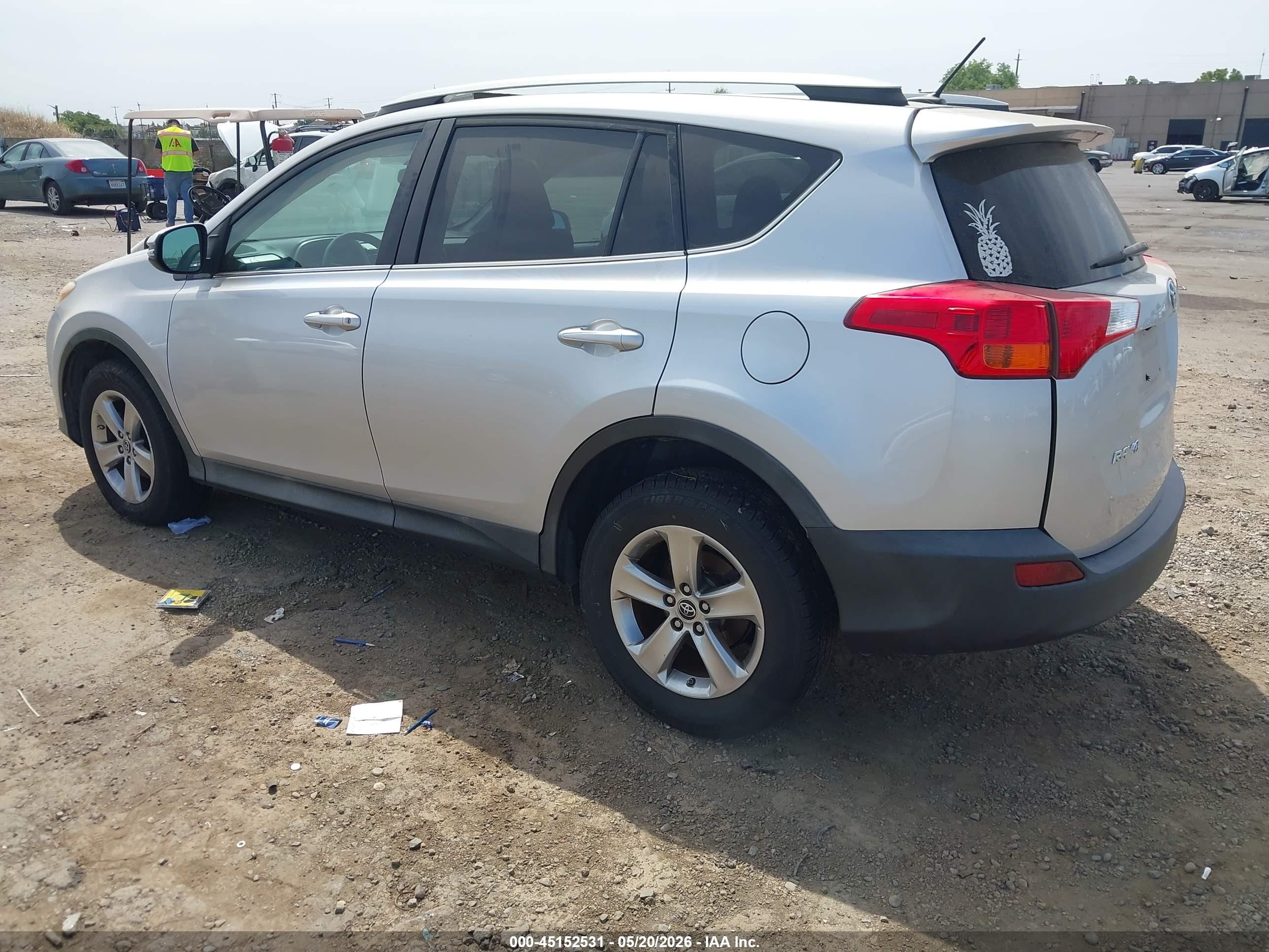 2015 Toyota Rav4 Xle Silver vin: 2T3WFREV3FW181536