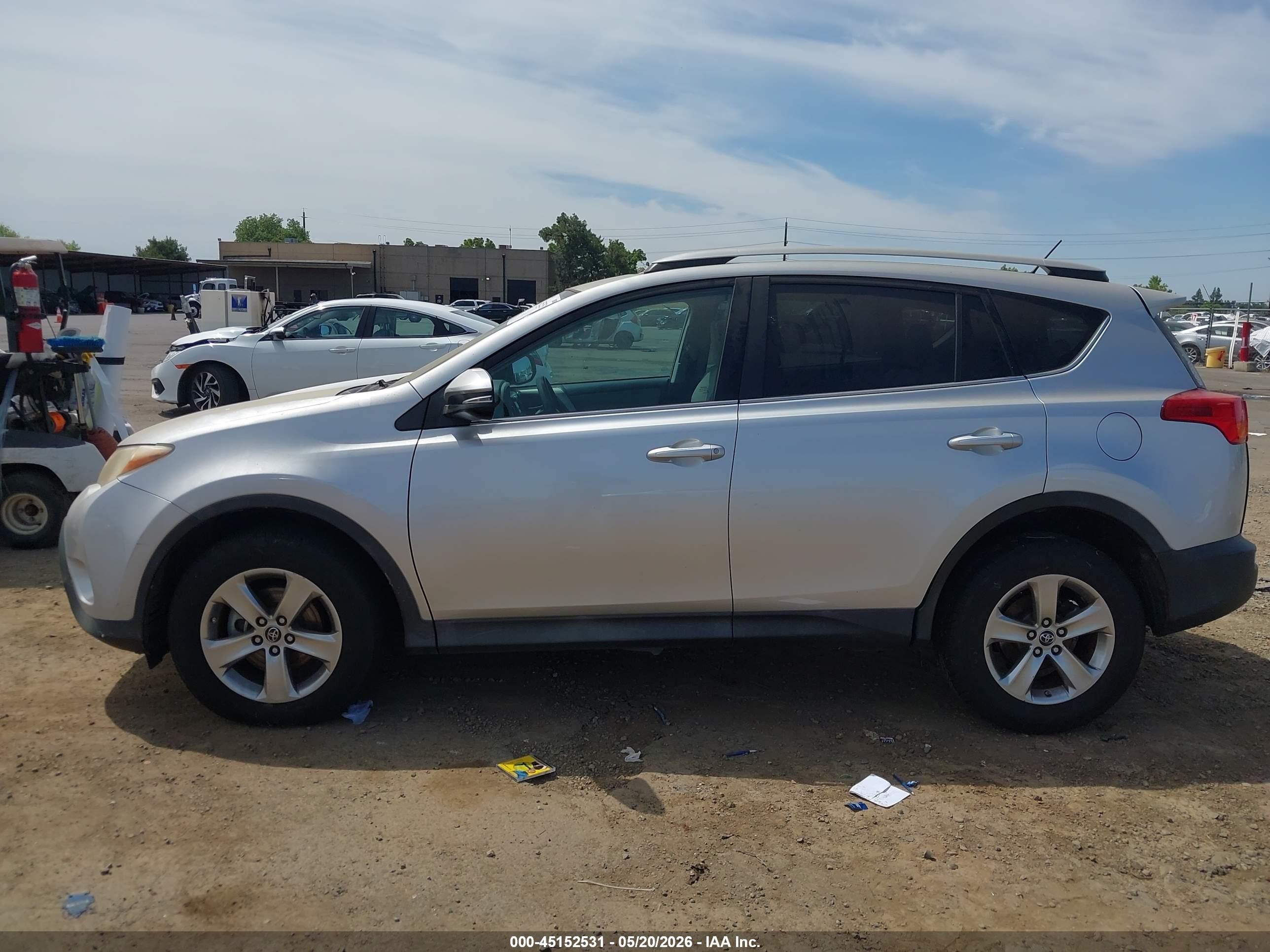 2015 Toyota Rav4 Xle Silver vin: 2T3WFREV3FW181536