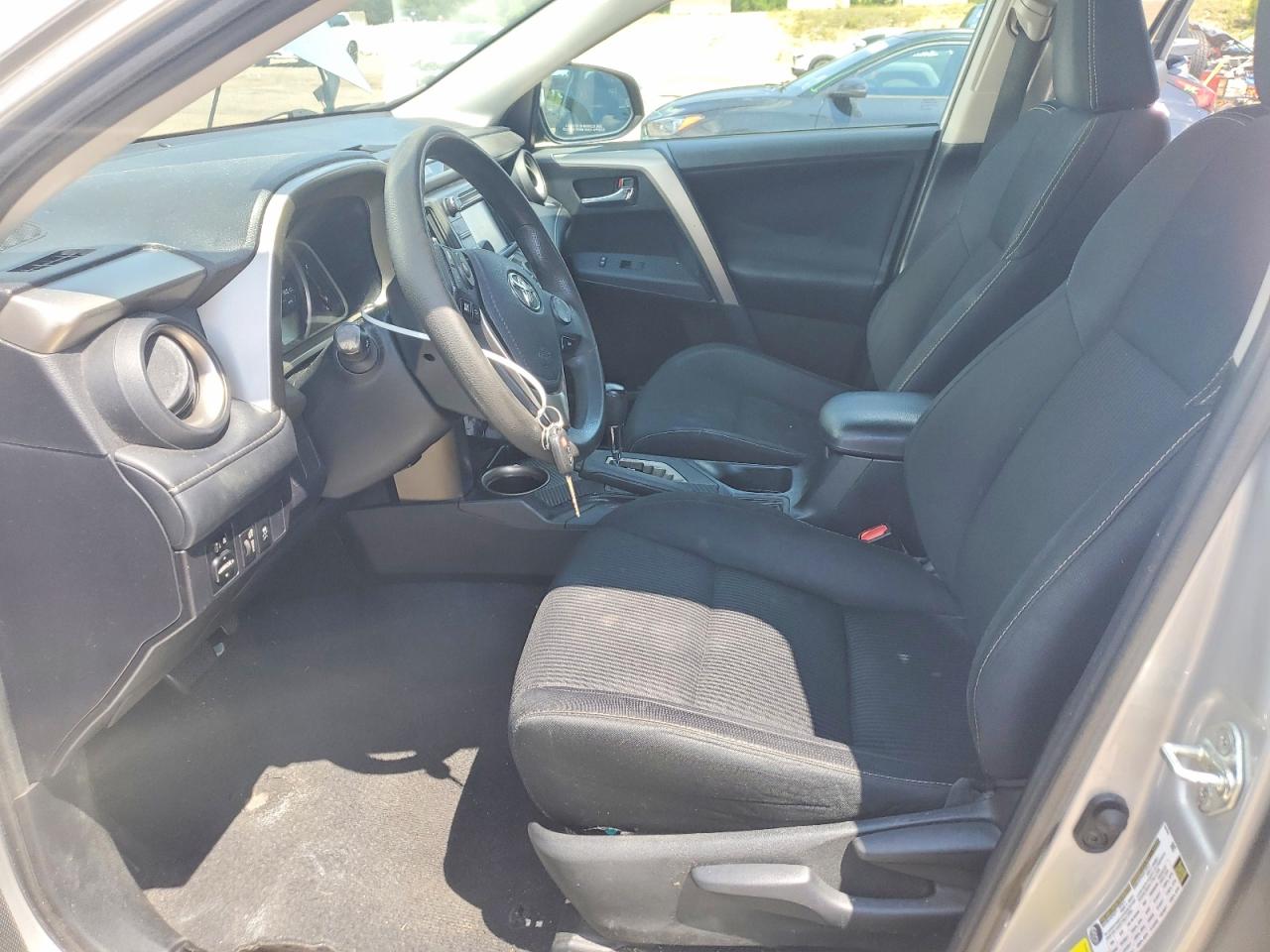 2015 Toyota Rav4 Xle Серебряный vin: 2T3WFREV3FW215653