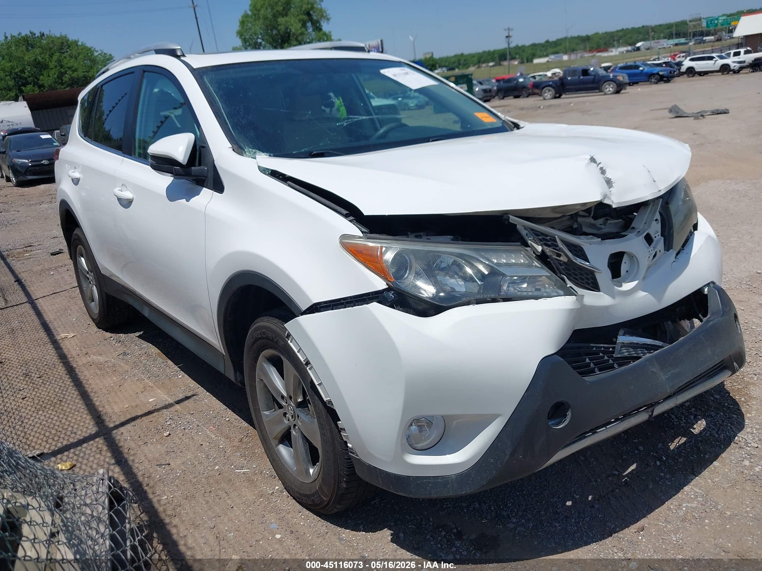 2015 Toyota Rav4 Xle White vin: 2T3WFREV3FW225681