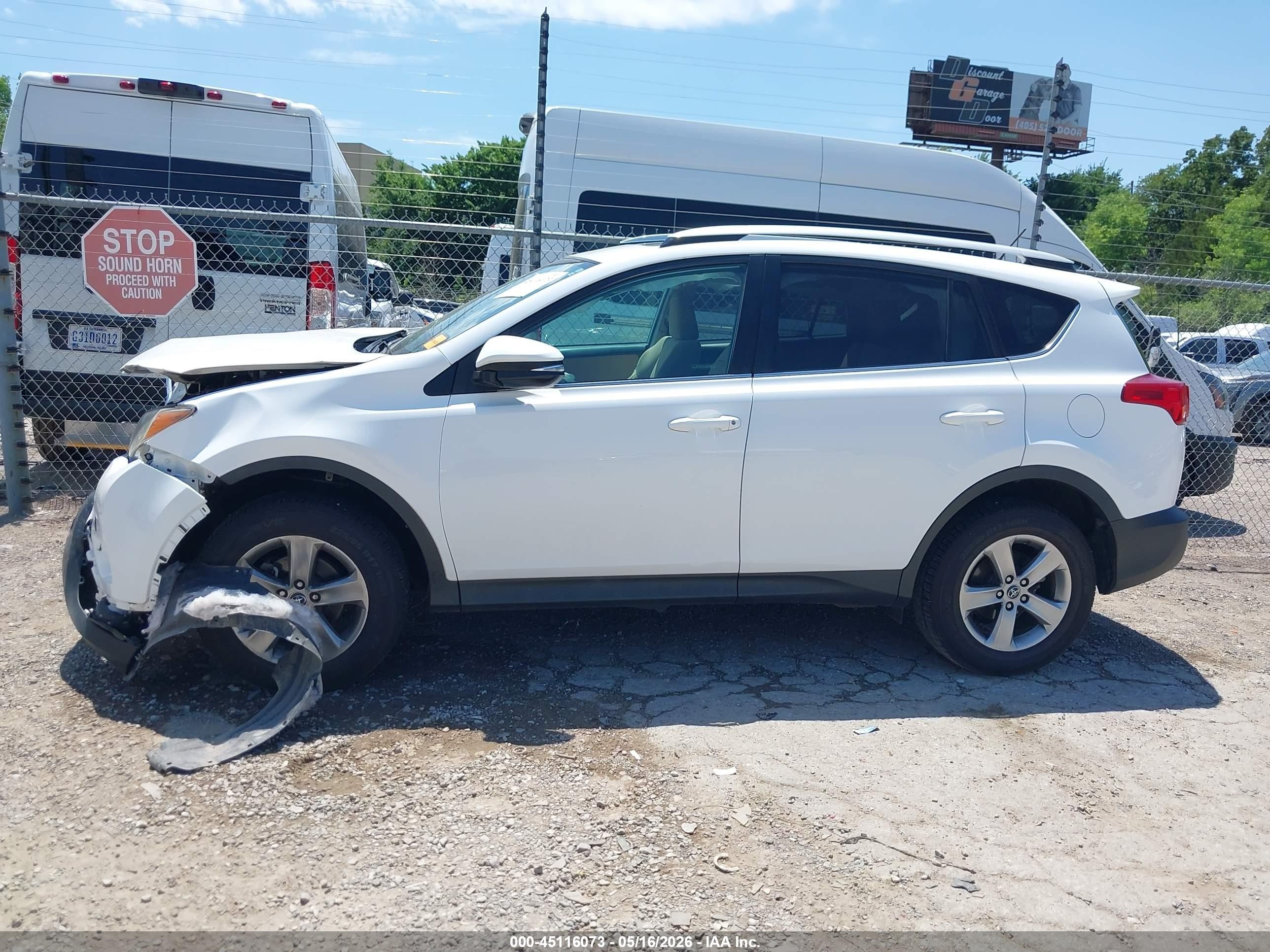 2015 Toyota Rav4 Xle White vin: 2T3WFREV3FW225681
