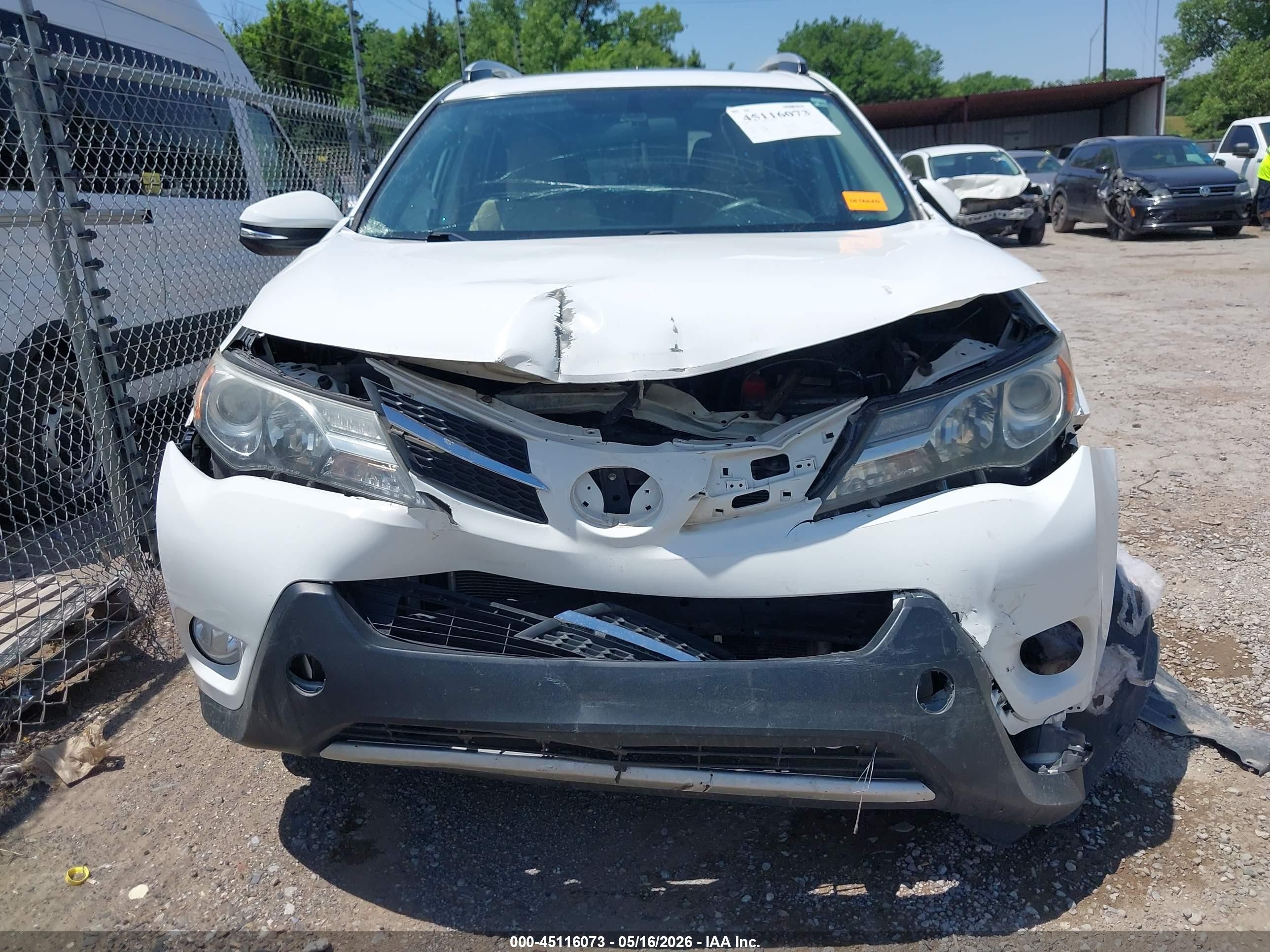 2015 Toyota Rav4 Xle White vin: 2T3WFREV3FW225681