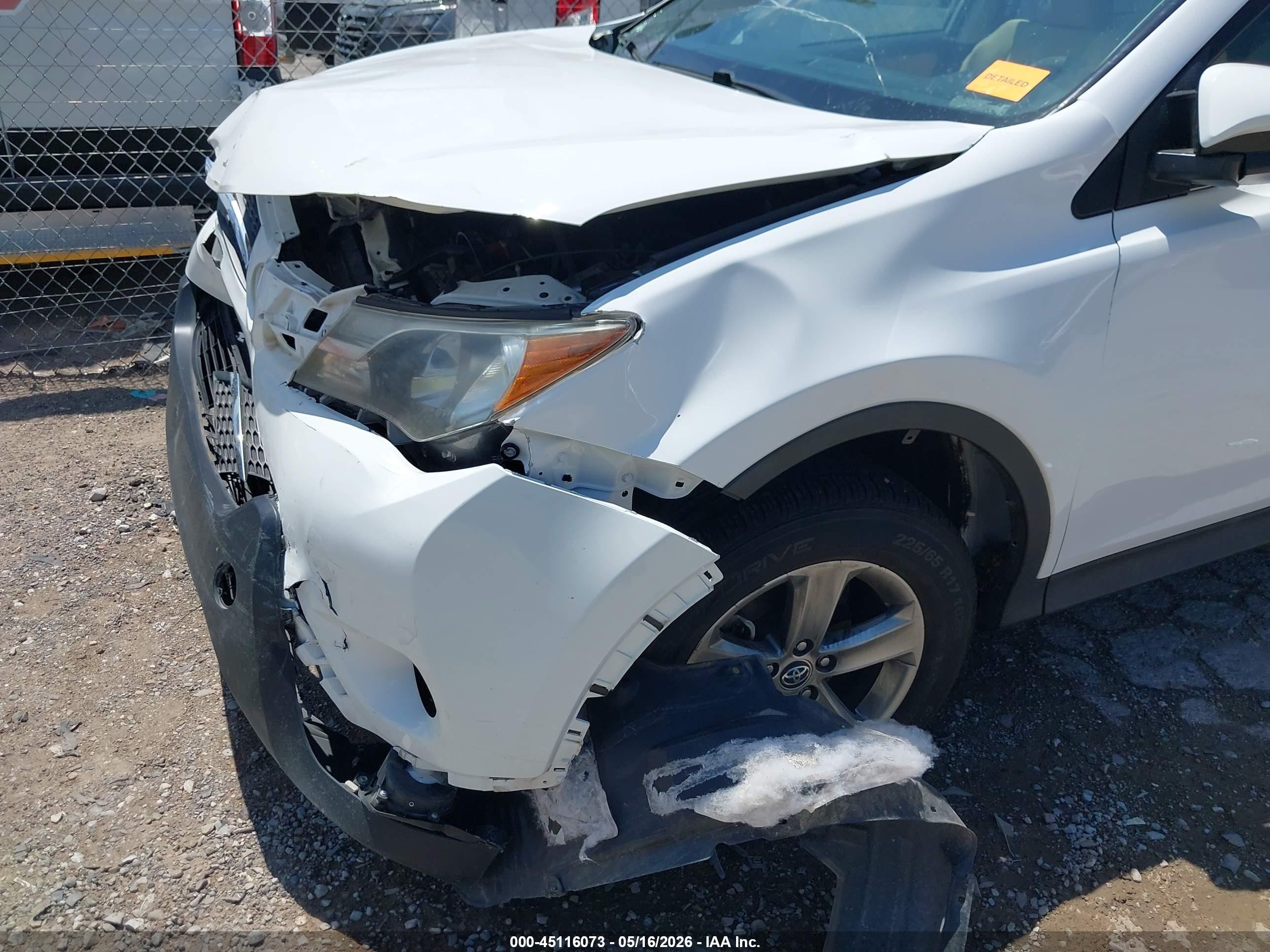 2015 Toyota Rav4 Xle White vin: 2T3WFREV3FW225681