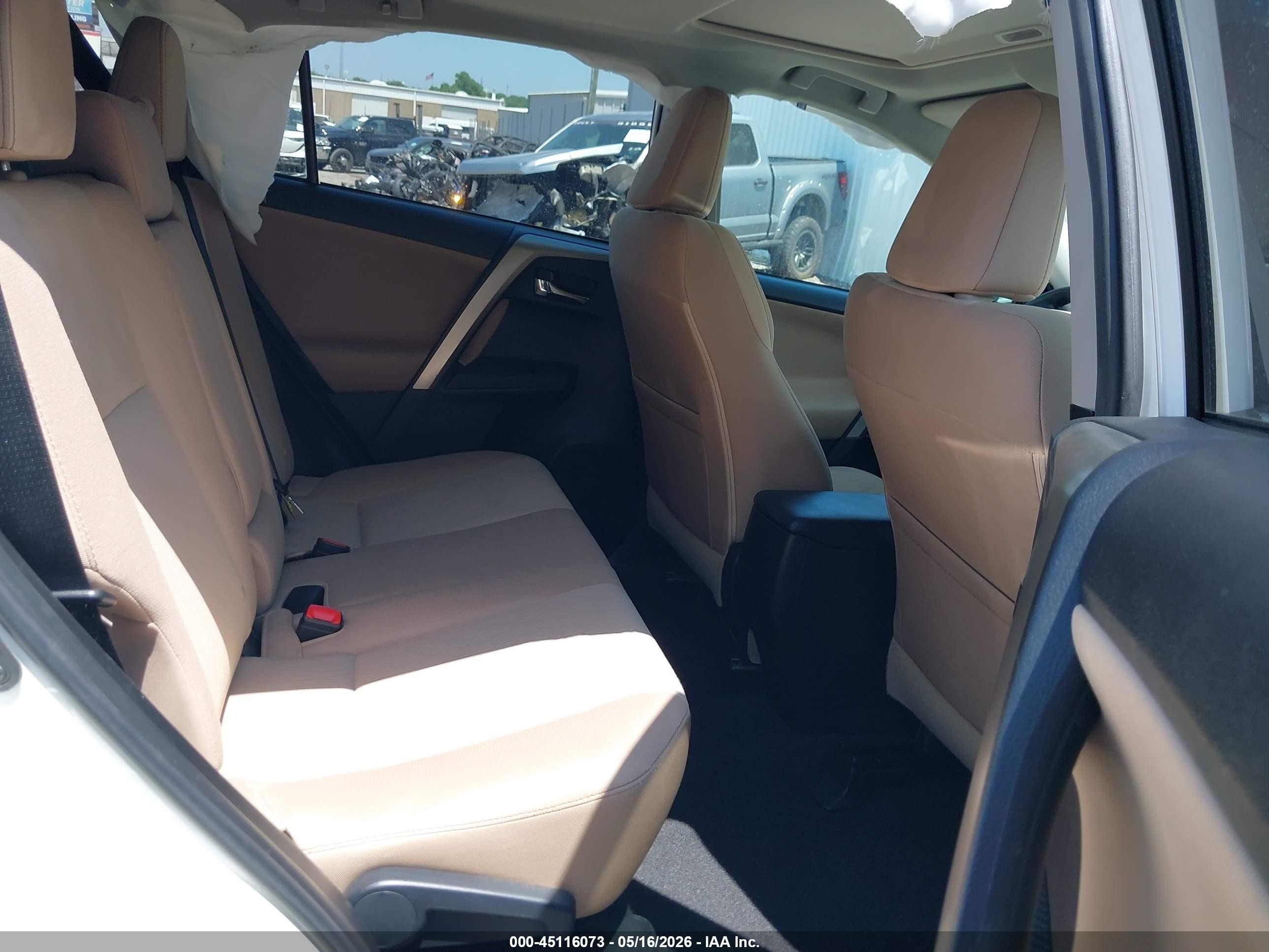 2015 Toyota Rav4 Xle White vin: 2T3WFREV3FW225681