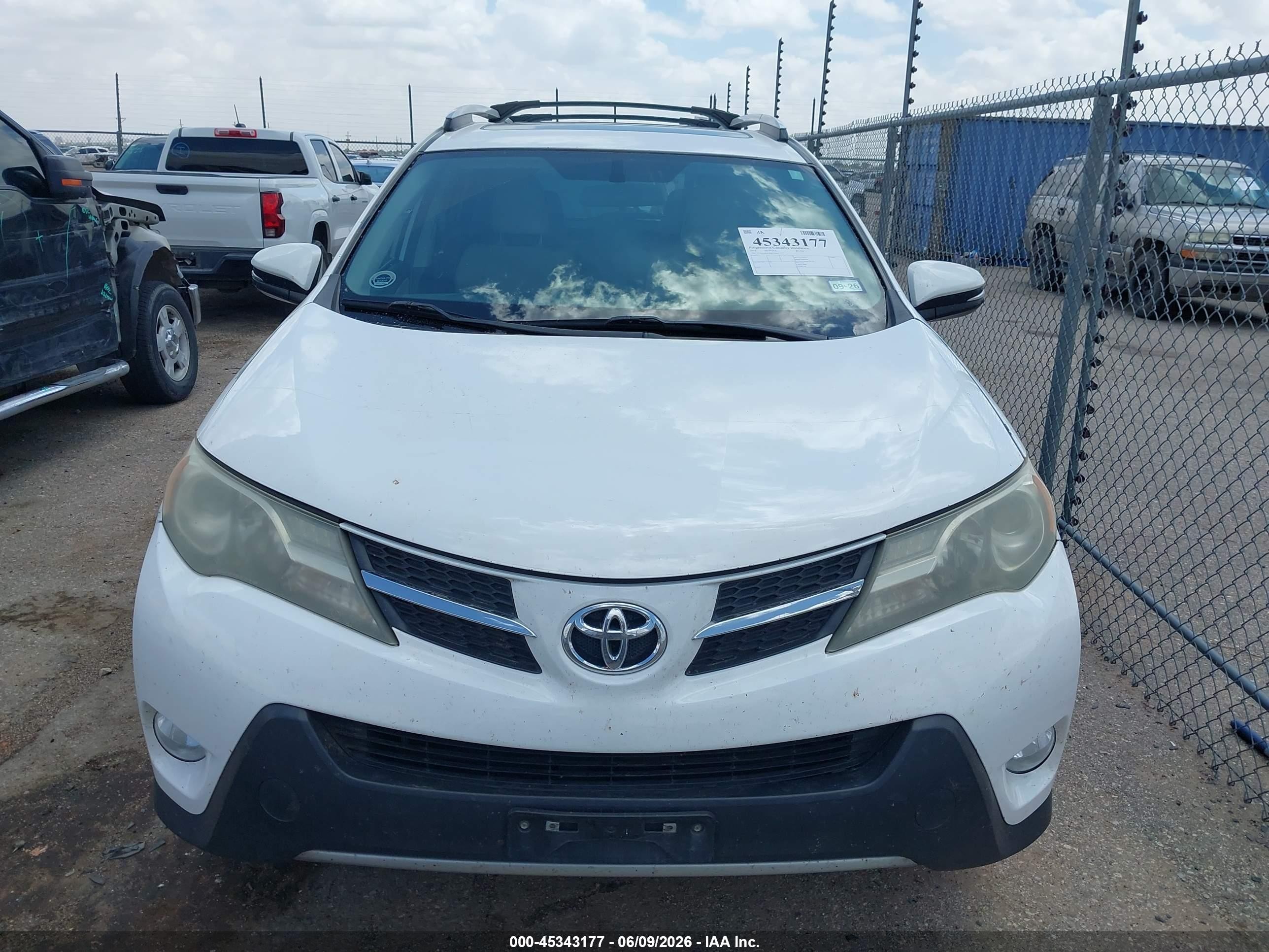 2015 Toyota Rav4 Xle White vin: 2T3WFREV3FW229441