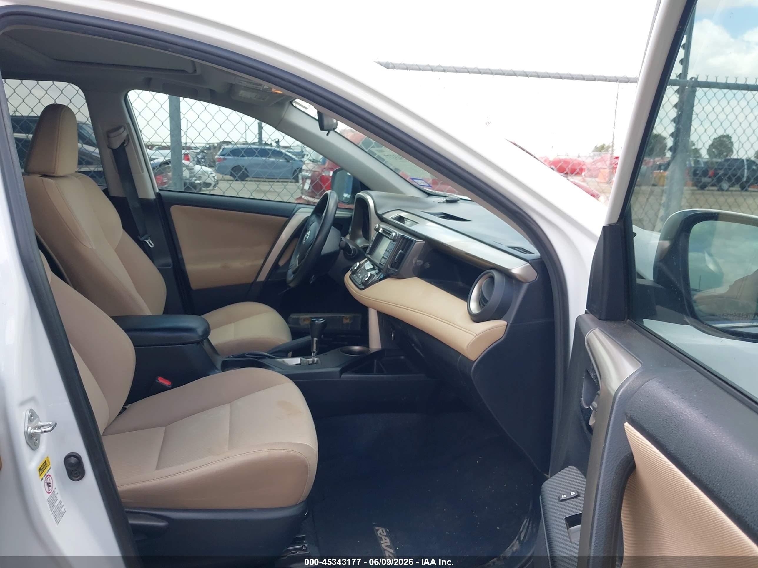 2015 Toyota Rav4 Xle White vin: 2T3WFREV3FW229441