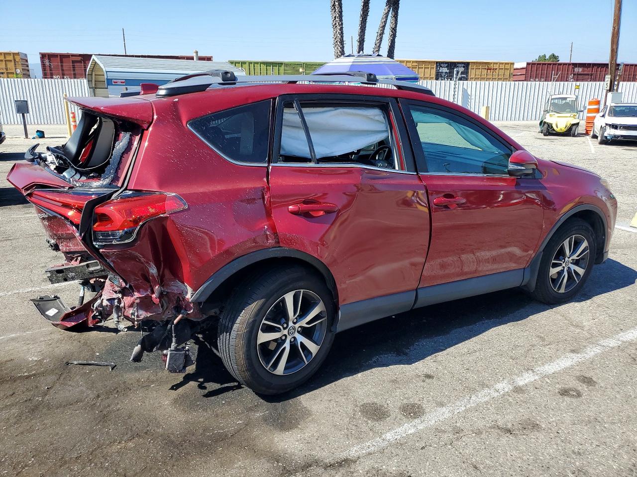2018 Toyota Rav4 Xle Red vin: 2T3WFREV3JW501513