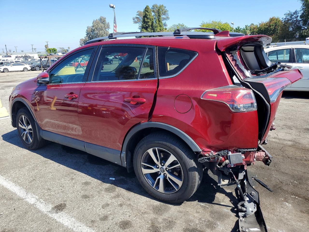 2018 Toyota Rav4 Xle Red vin: 2T3WFREV3JW501513