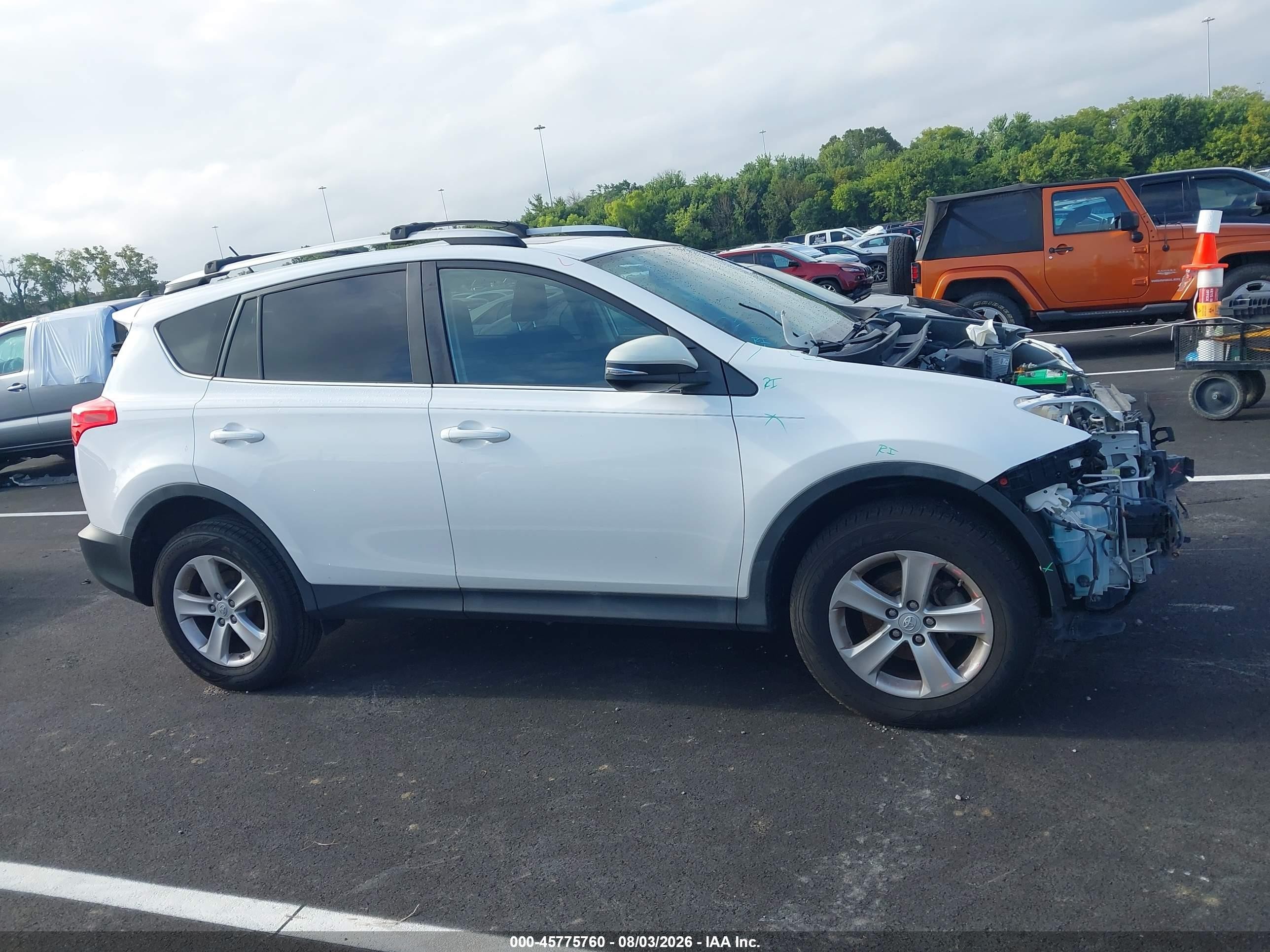 2013 Toyota Rav4 Xle White vin: 2T3WFREV4DW060480