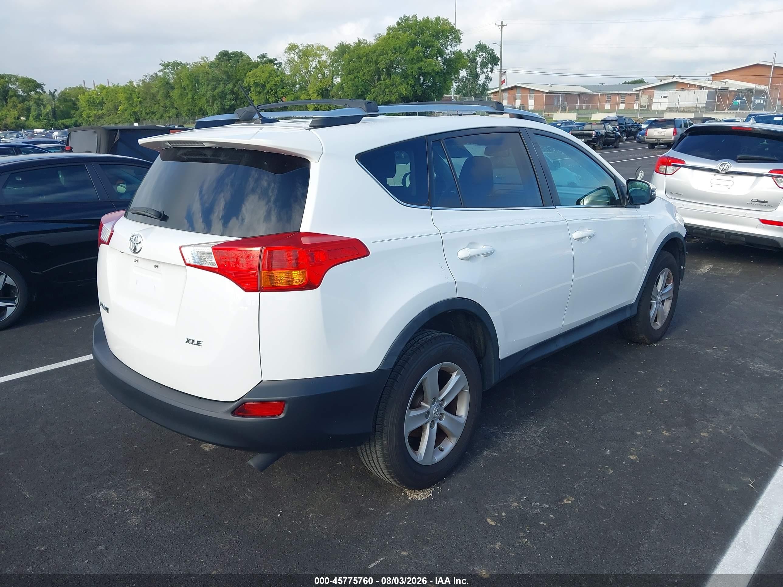 2013 Toyota Rav4 Xle White vin: 2T3WFREV4DW060480