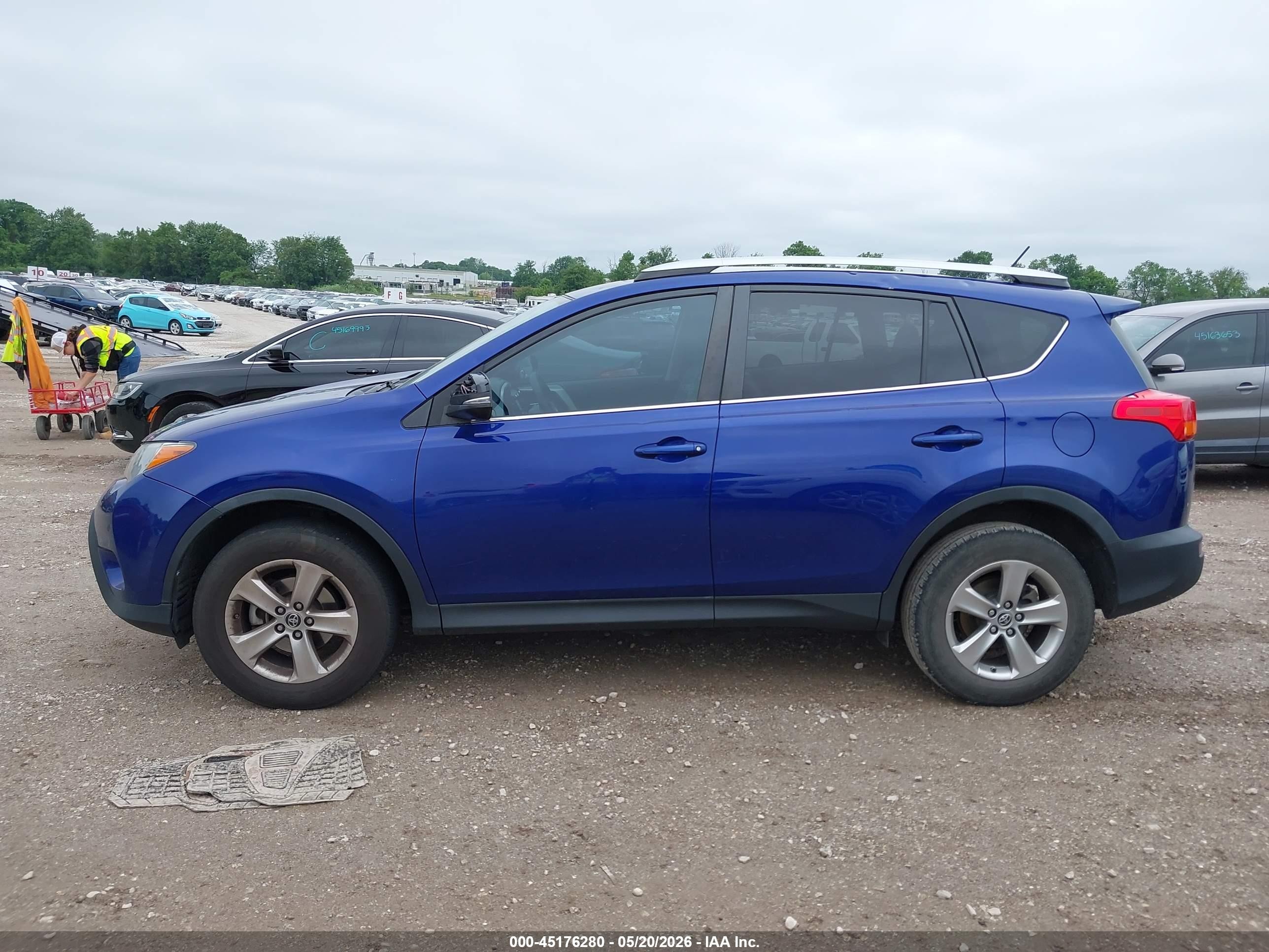 2015 Toyota Rav4 Xle Blue vin: 2T3WFREV4FW188348