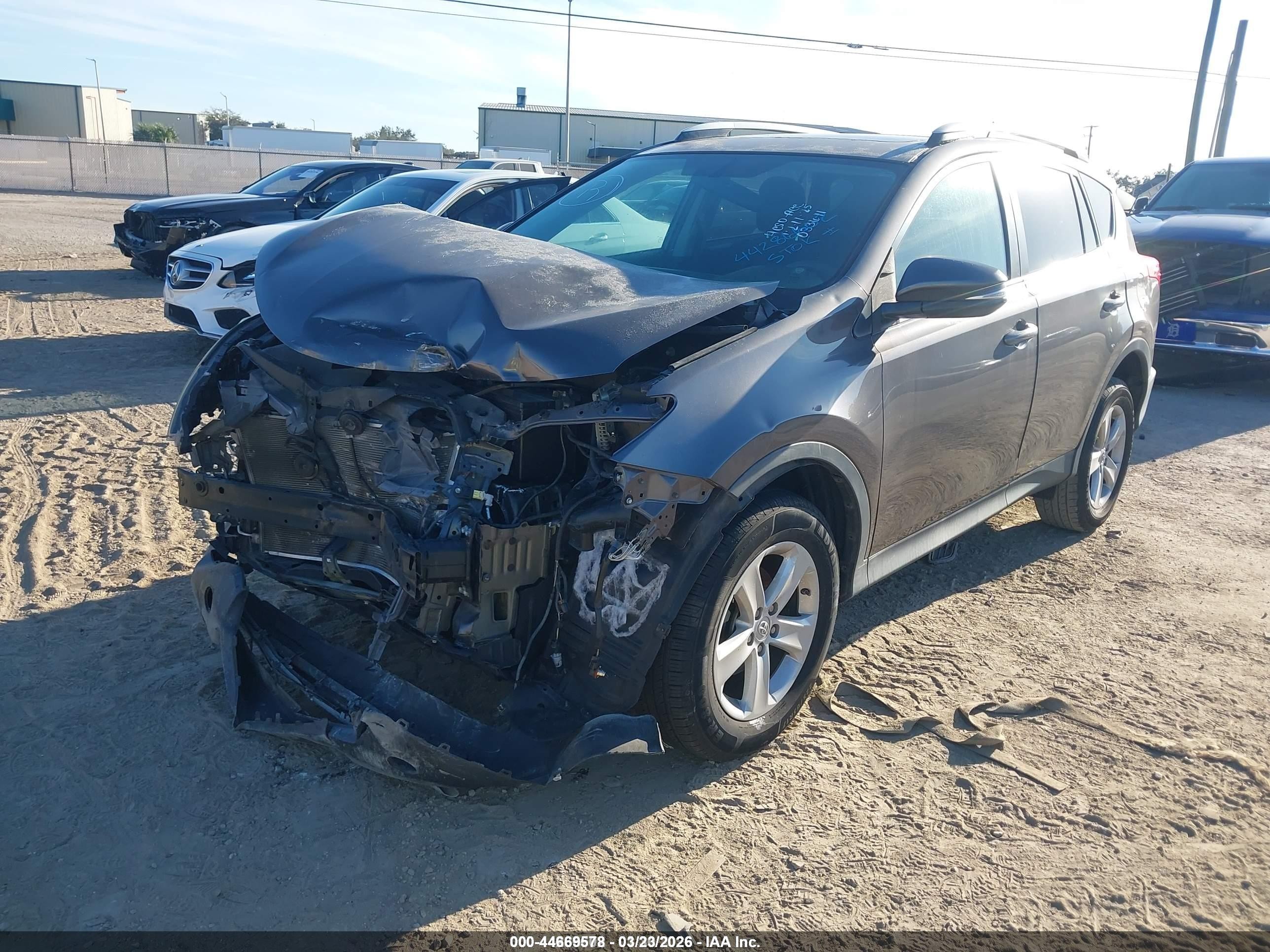 2013 Toyota Rav4 Xle vin: 2T3WFREV5DW036611