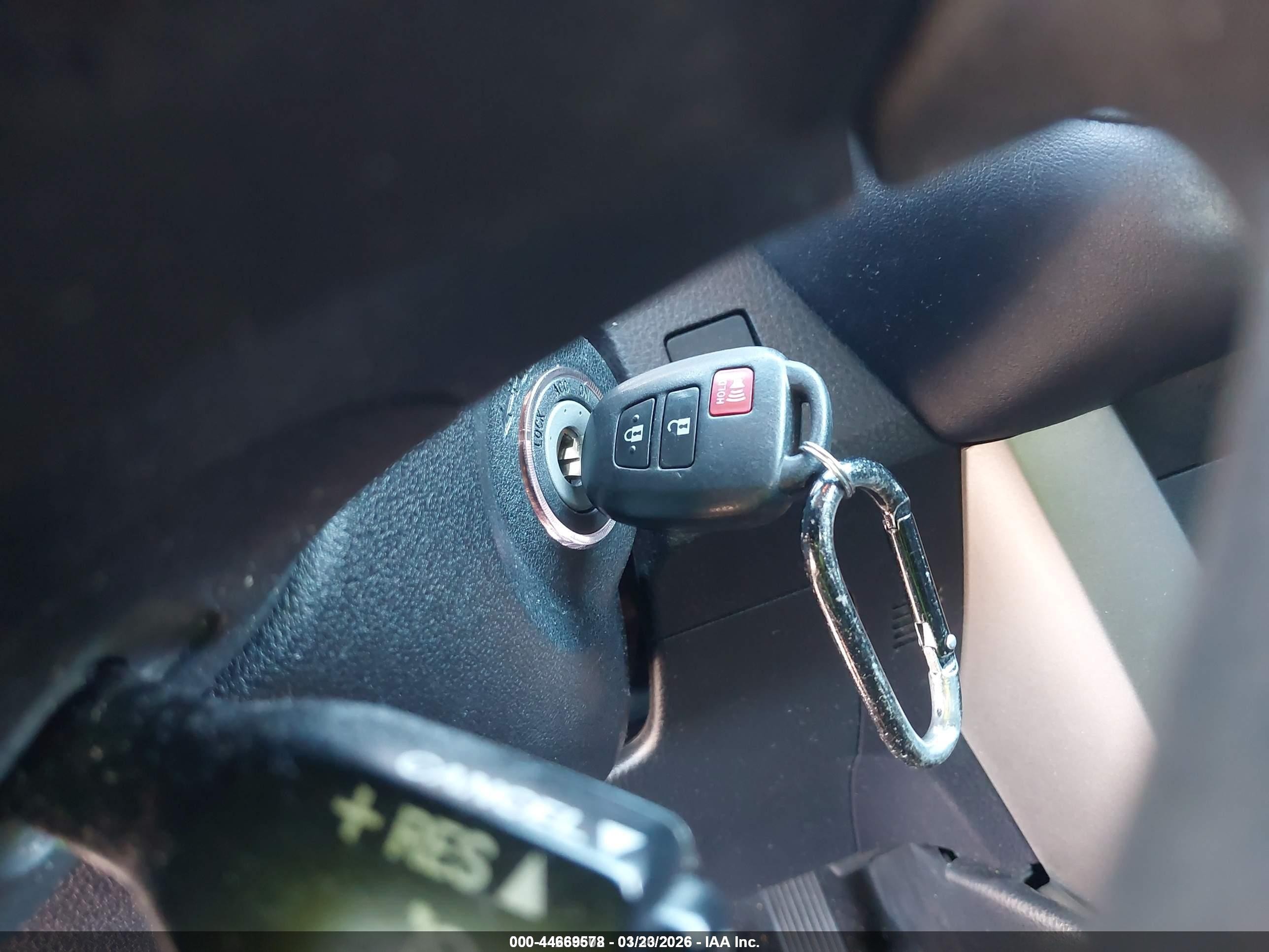 2013 Toyota Rav4 Xle vin: 2T3WFREV5DW036611