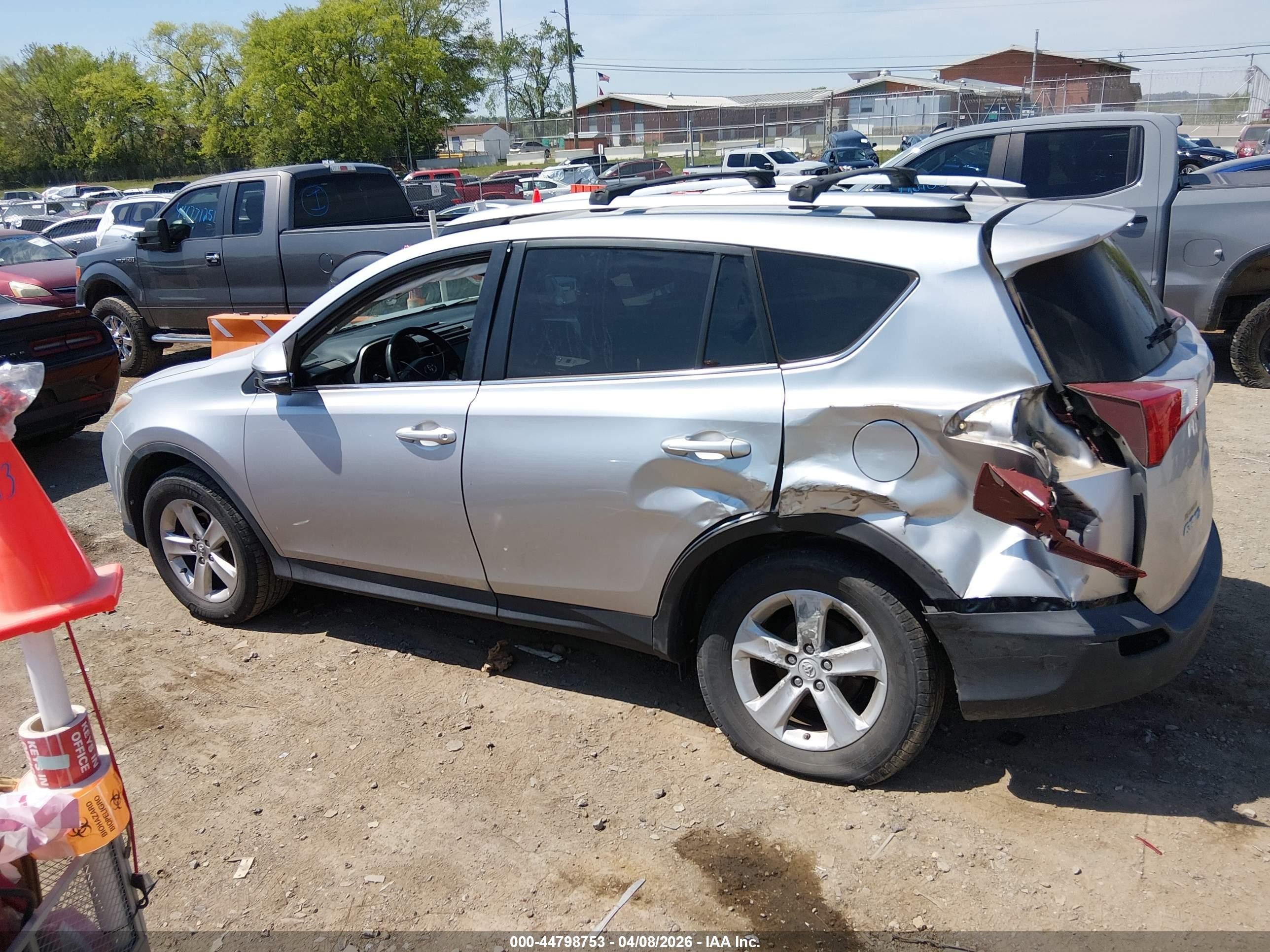 2013 Toyota Rav4 Xle Silver vin: 2T3WFREV5DW053750