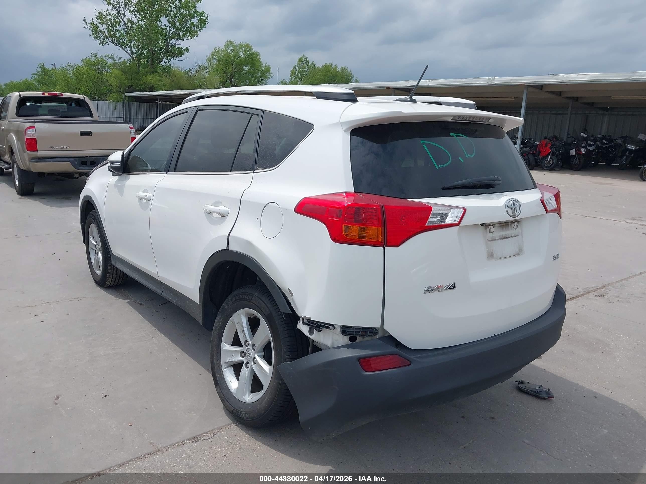 2013 Toyota Rav4 Xle Белый vin: 2T3WFREV5DW054140