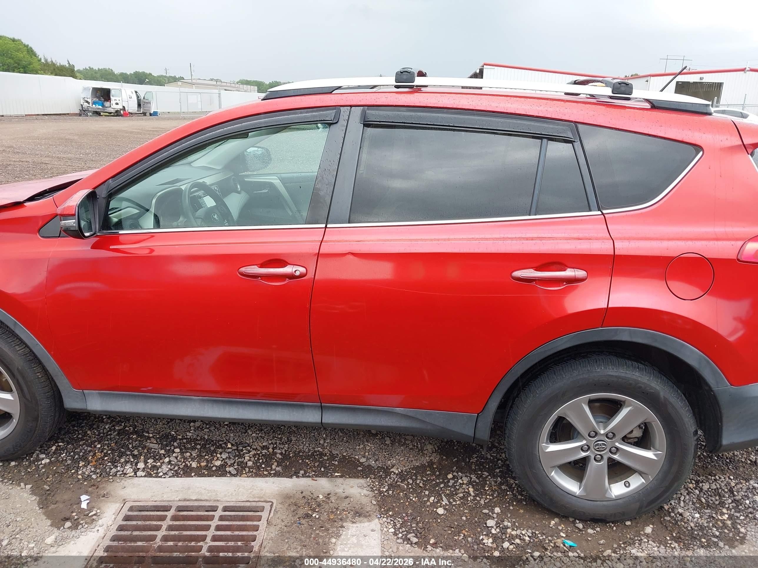 2015 Toyota Rav4 Xle Red vin: 2T3WFREV5FW208770