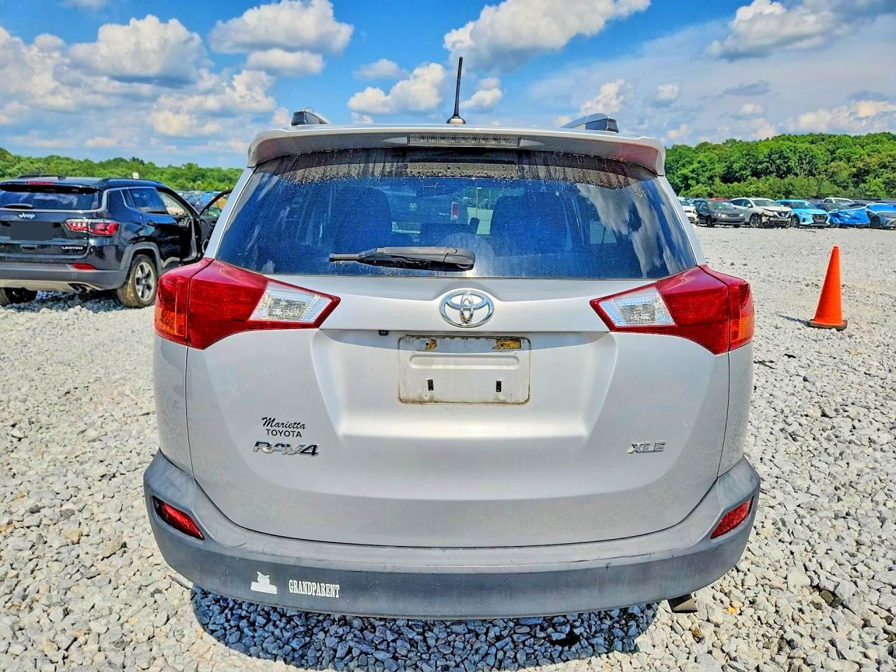 2015 Toyota Rav4 Xle Silver vin: 2T3WFREV5FW232034