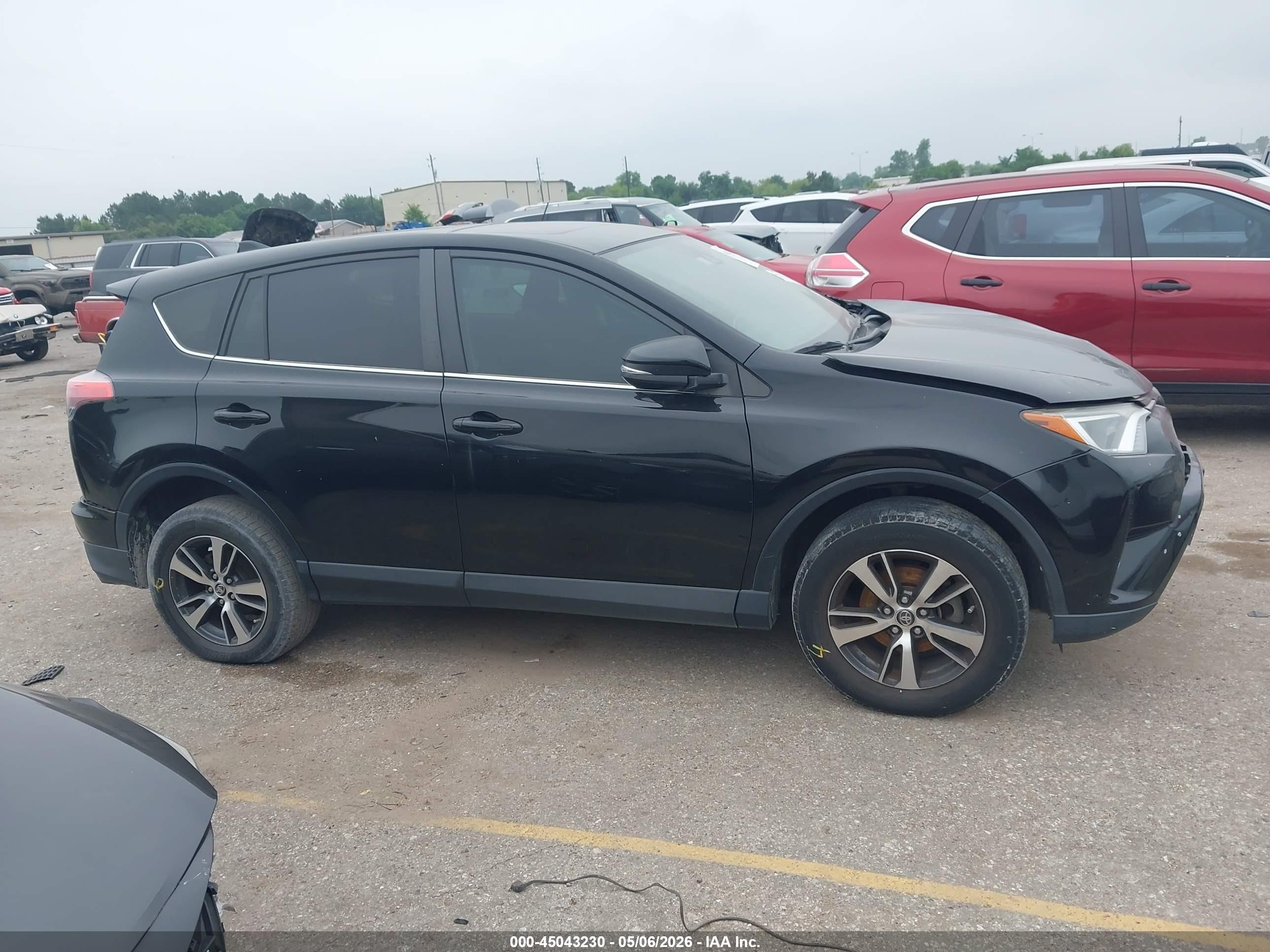 2018 Toyota Rav4 Xle Черный vin: 2T3WFREV5JW476209