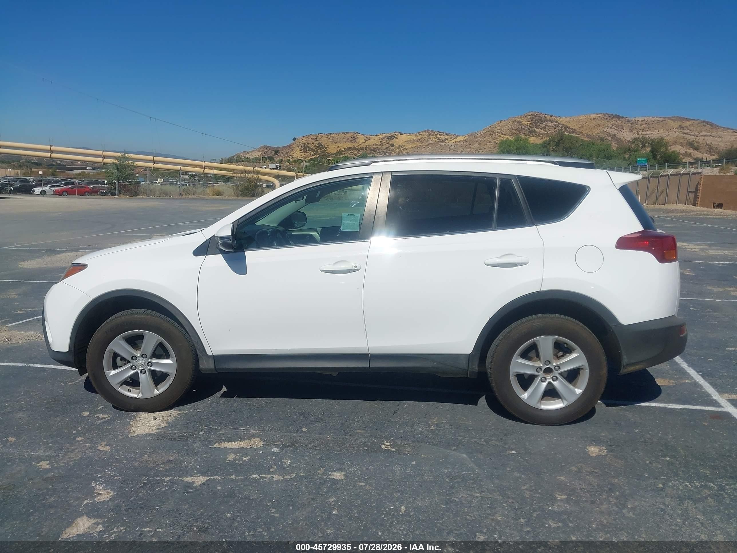 2013 Toyota Rav4 Xle Белый vin: 2T3WFREV6DW060609