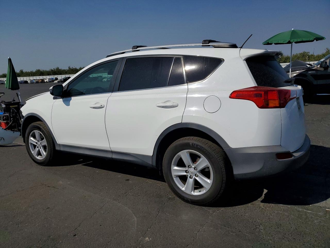2014 Toyota Rav4 Xle White vin: 2T3WFREV6EW128330