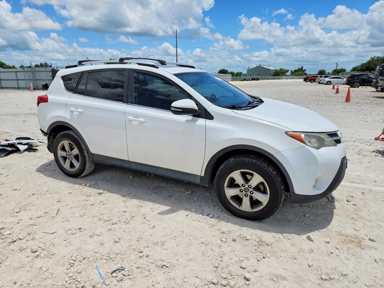 2015 Toyota Rav4 Xle White vin: 2T3WFREV6FW201052