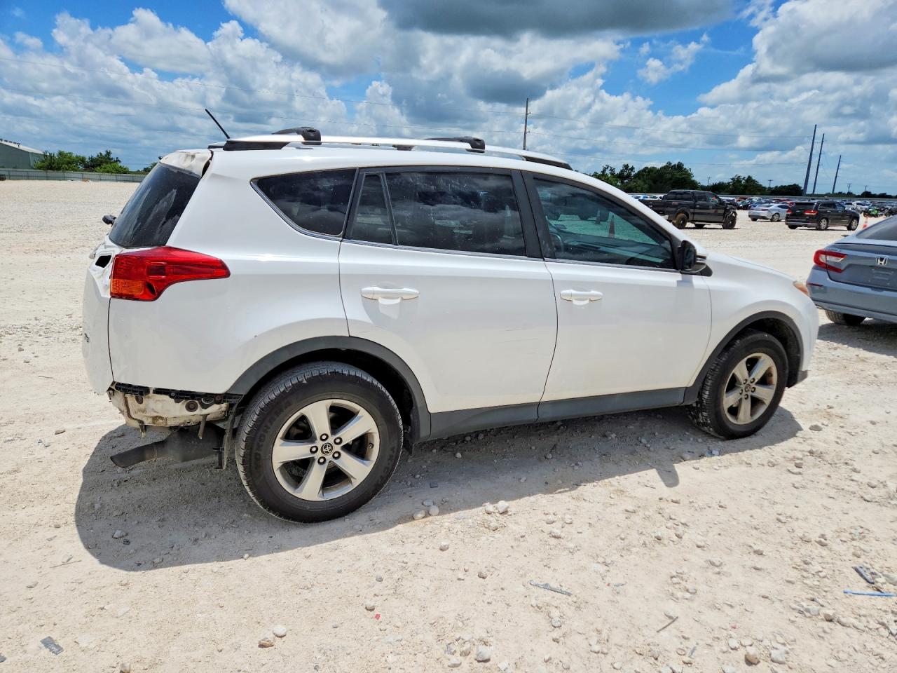 2015 Toyota Rav4 Xle White vin: 2T3WFREV6FW201052