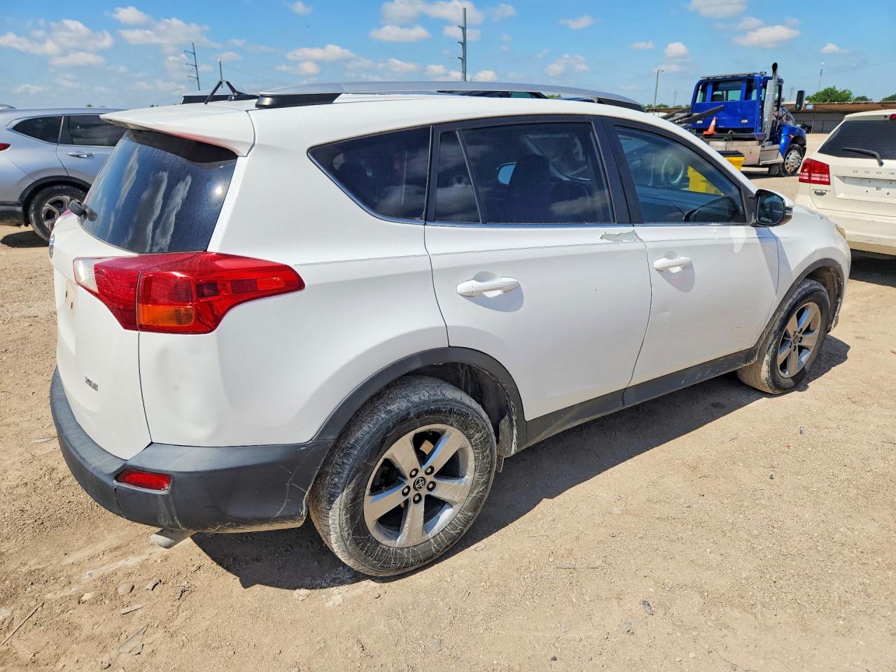 2015 Toyota Rav4 Xle White vin: 2T3WFREV6FW214044