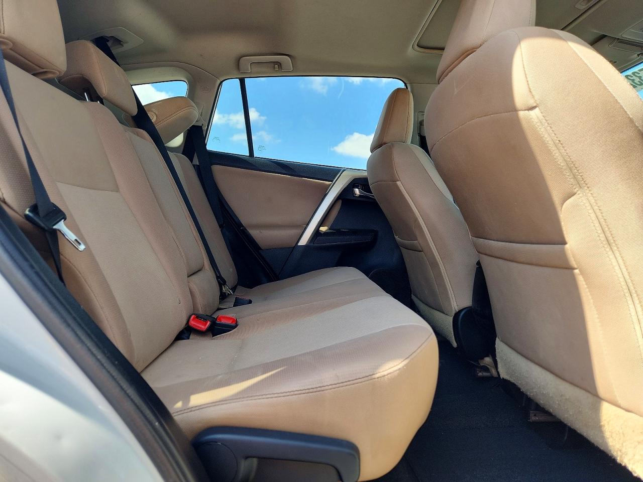 2015 Toyota Rav4 Xle White vin: 2T3WFREV6FW214044