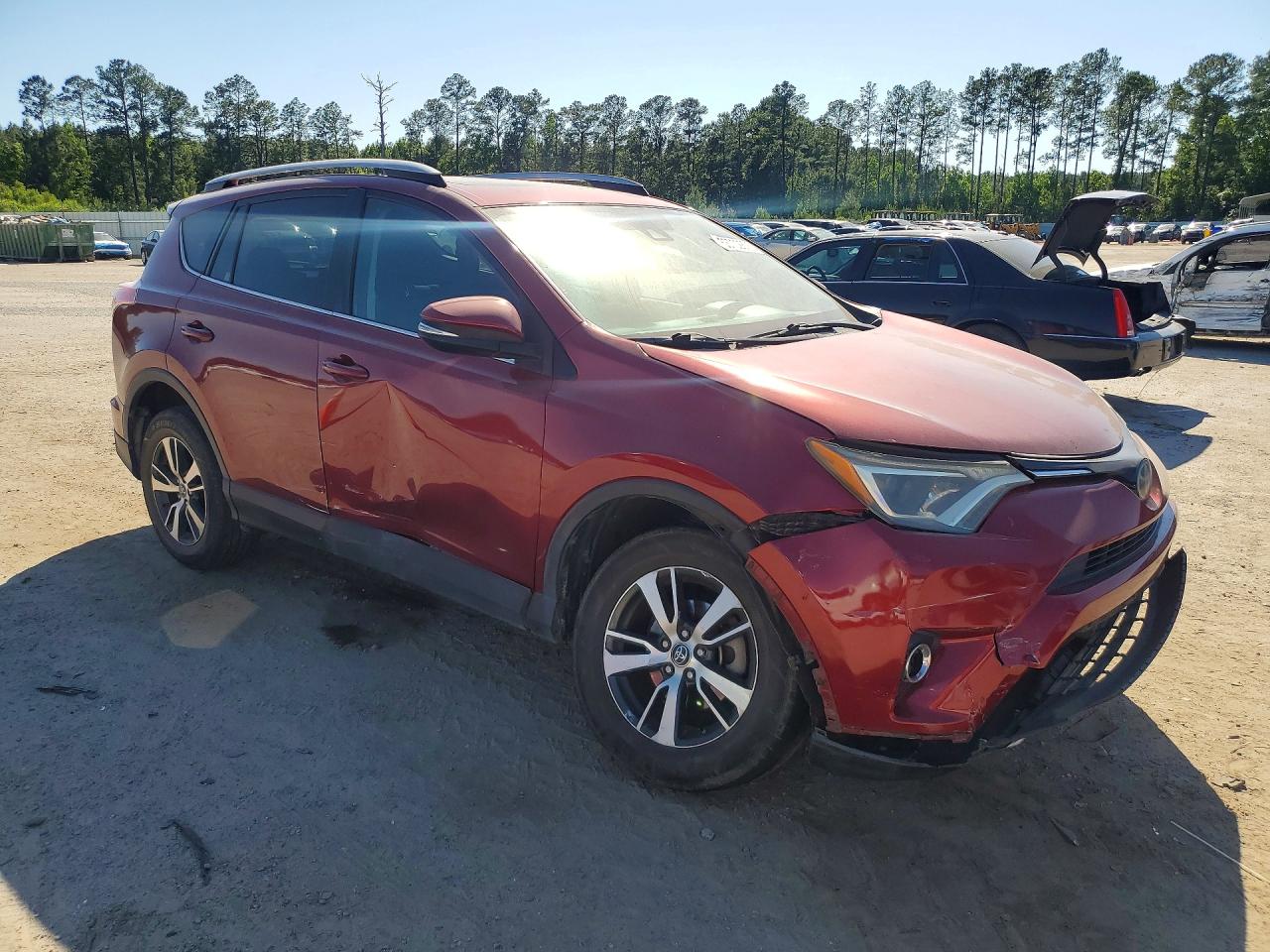 2018 Toyota Rav4 Xle Red vin: 2T3WFREV6JW434356