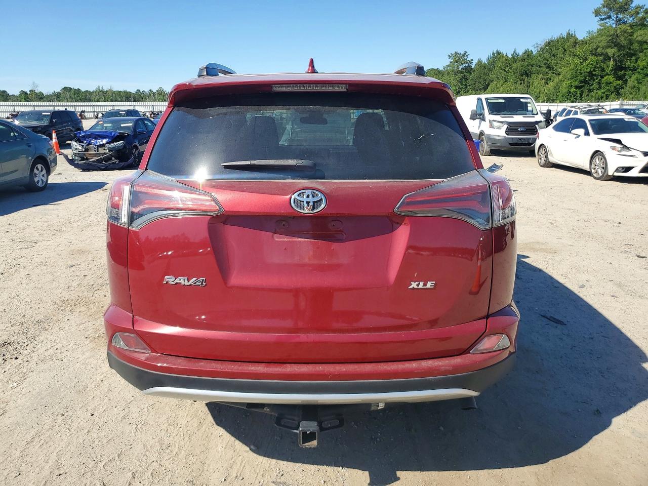 2018 Toyota Rav4 Xle Red vin: 2T3WFREV6JW434356