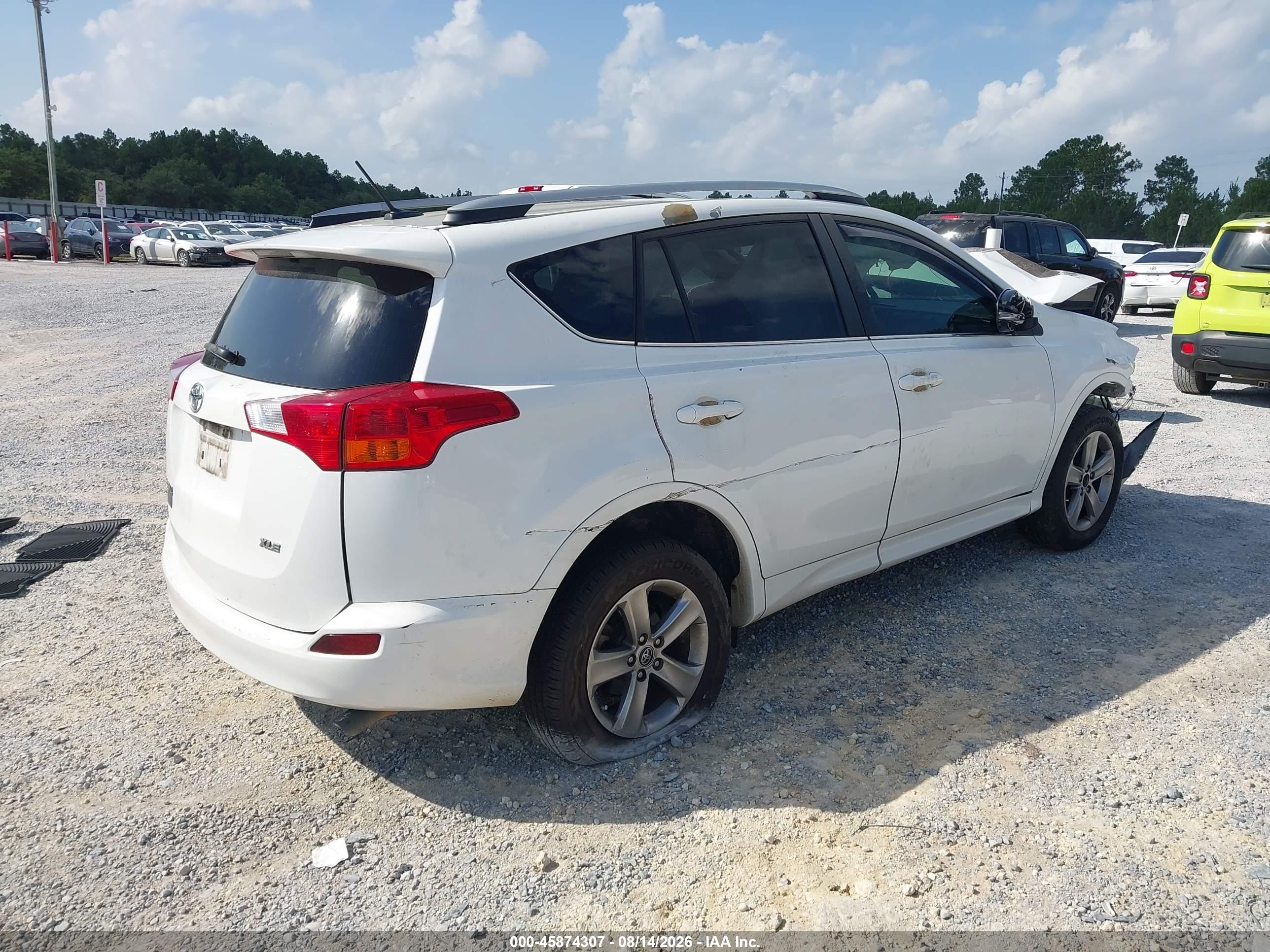 2015 Toyota Rav4 Xle Белый vin: 2T3WFREV7FW141301