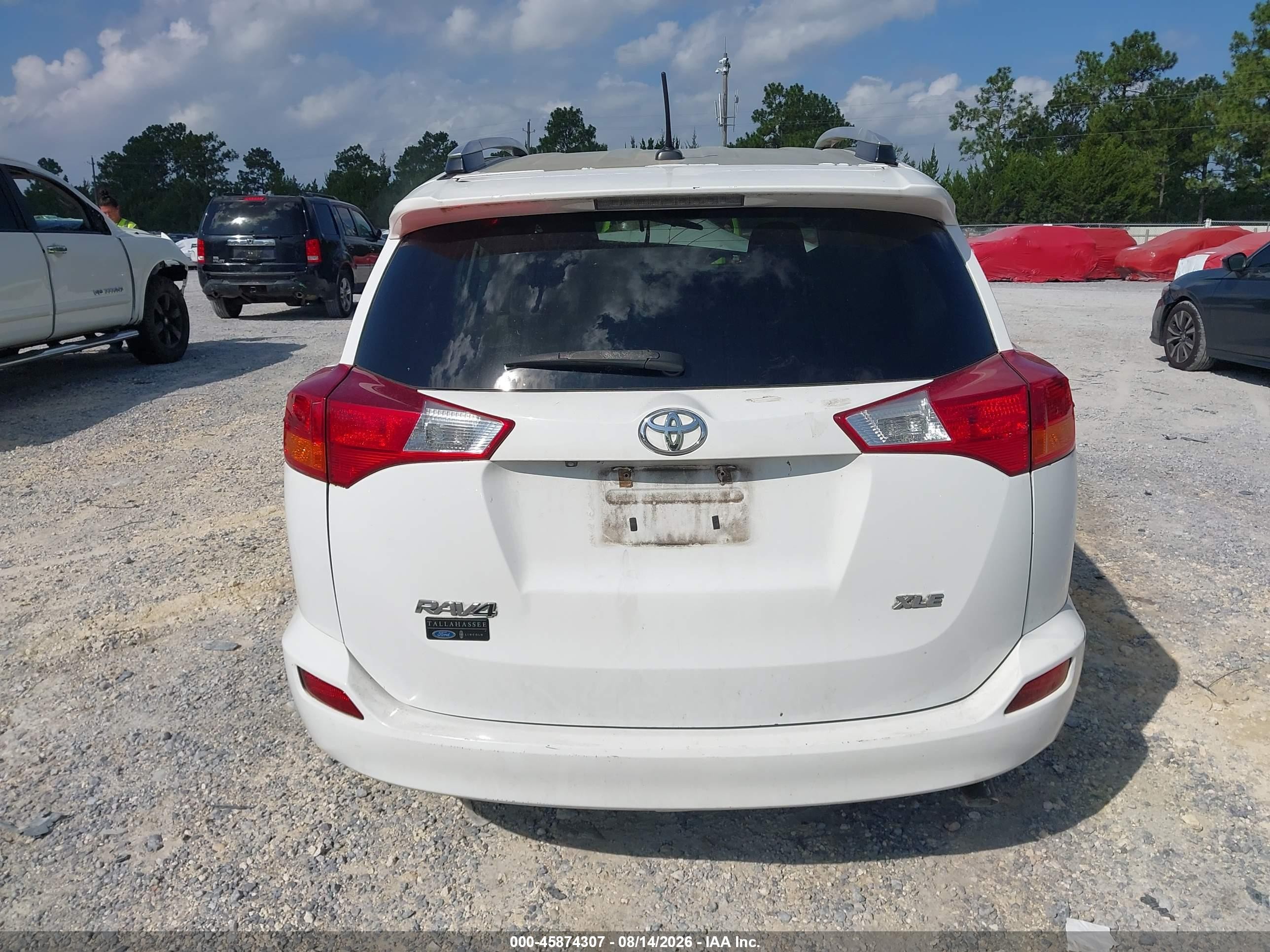 2015 Toyota Rav4 Xle Белый vin: 2T3WFREV7FW141301